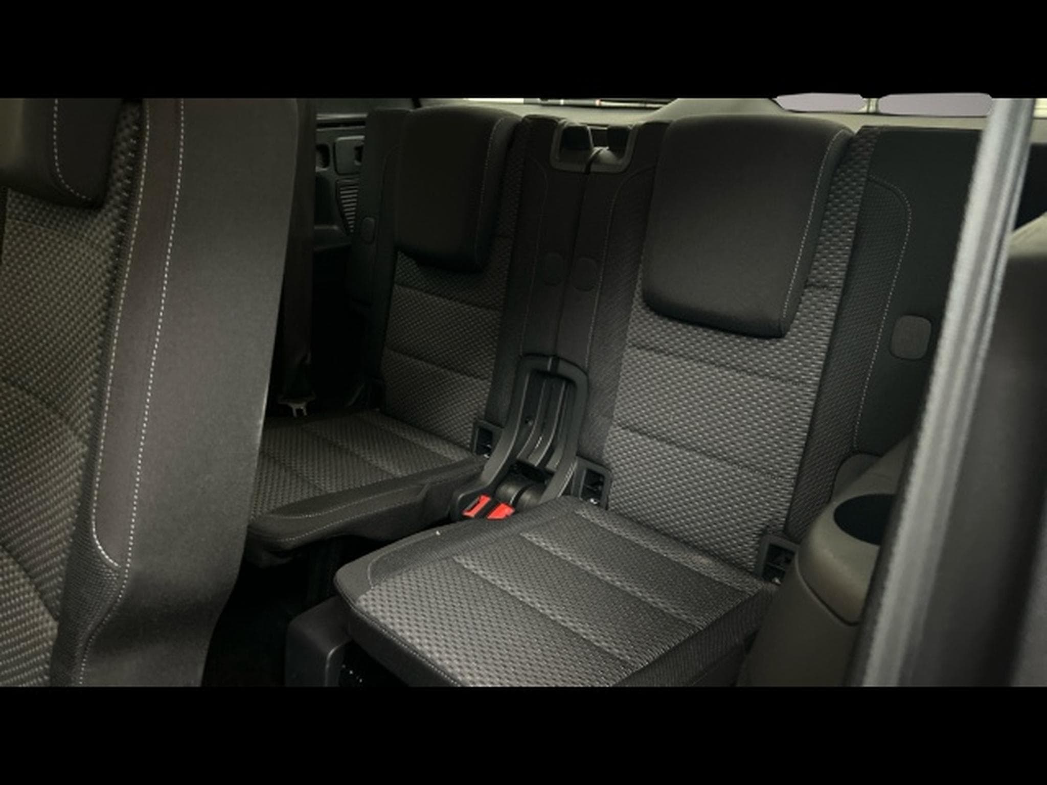 VW Touran (2025) - Photo 8