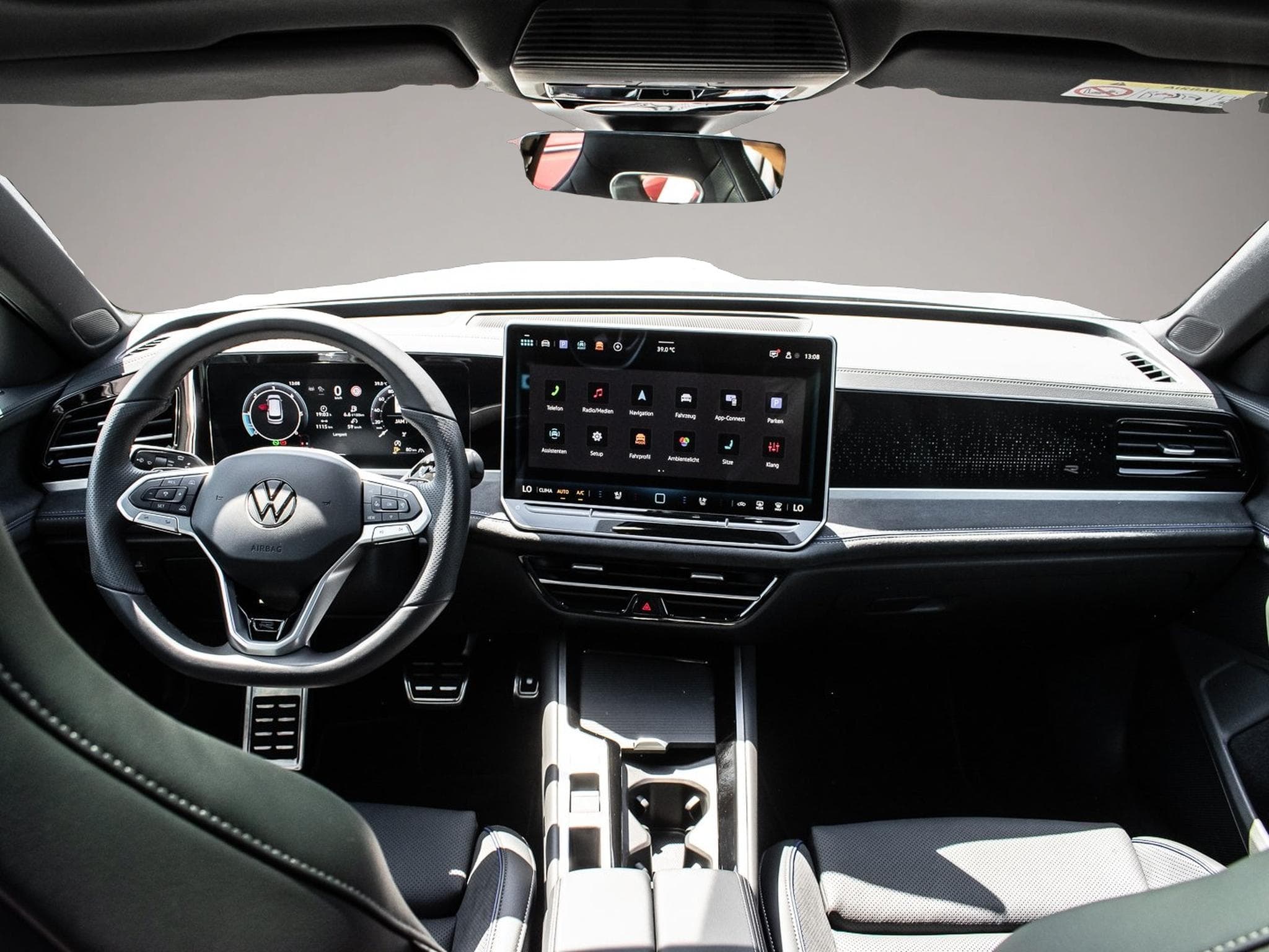 VW Passat (2025) - Photo 8