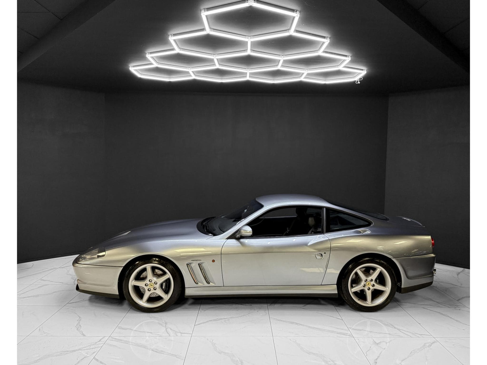 Ferrari 550 MARANELLO / 5.5 V12  / FULL SERVICE (1998) - Photo 2