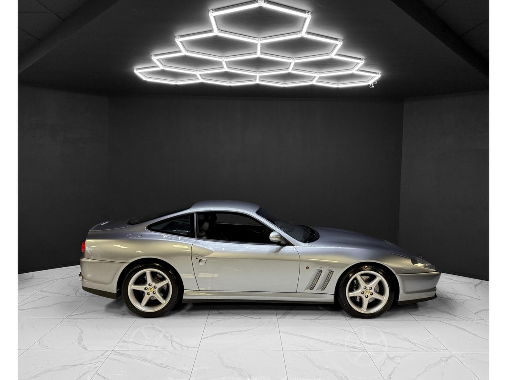 Ferrari 550 MARANELLO / 5.5 V12  / FULL SERVICE (1998) - Photo 6