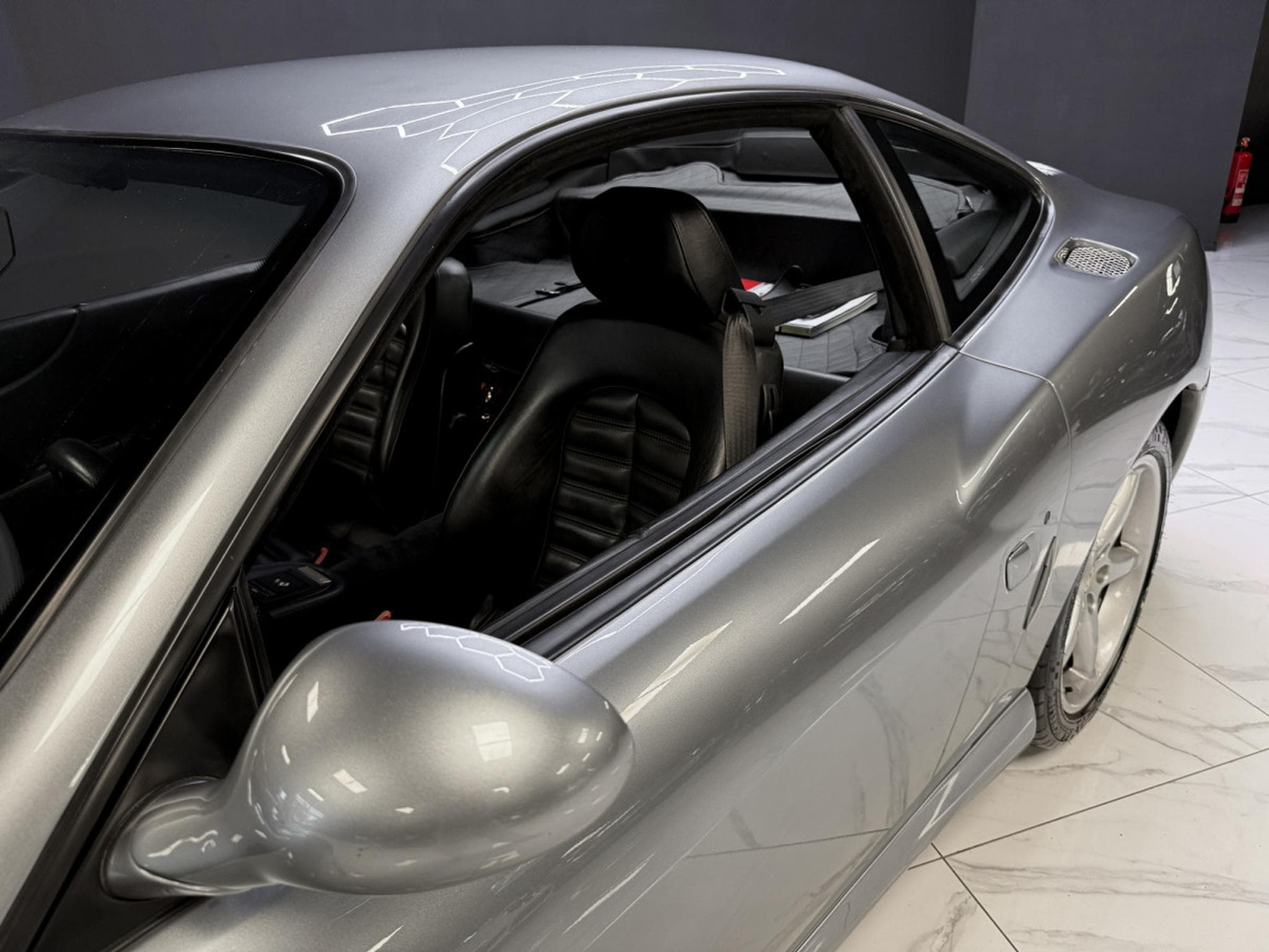 Ferrari 550 MARANELLO / 5.5 V12  / FULL SERVICE (1998) - Photo 9