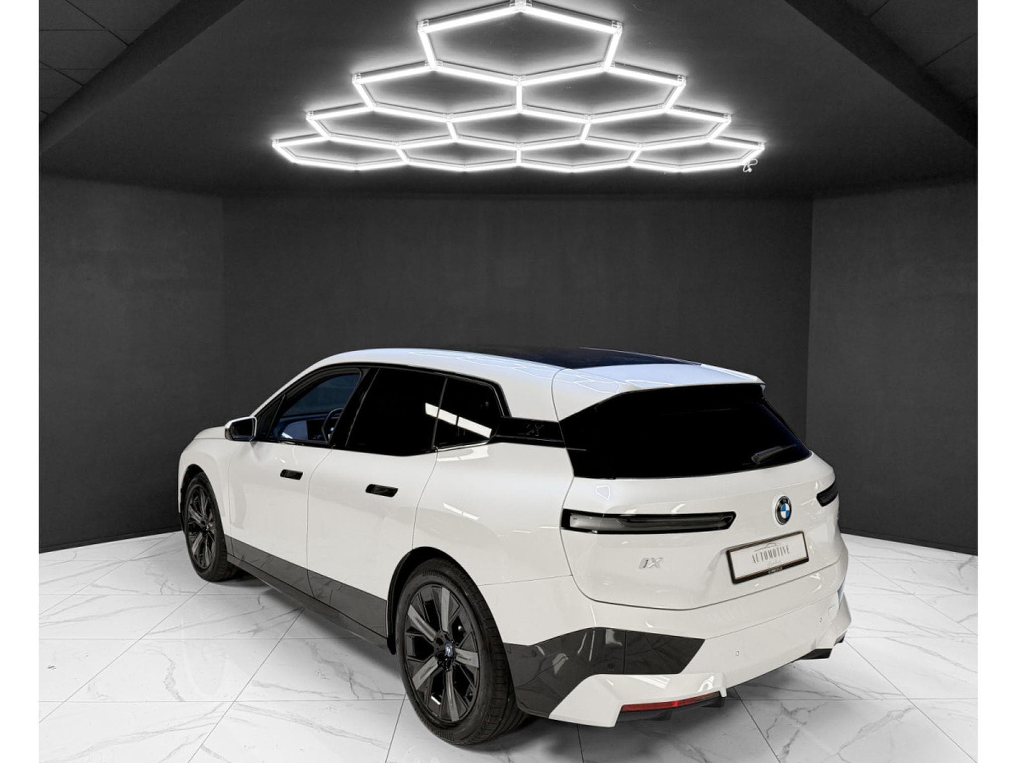 BMW iX 50 xDrive / M SPORT / HK / PANO / 360 (2023) - Photo 3