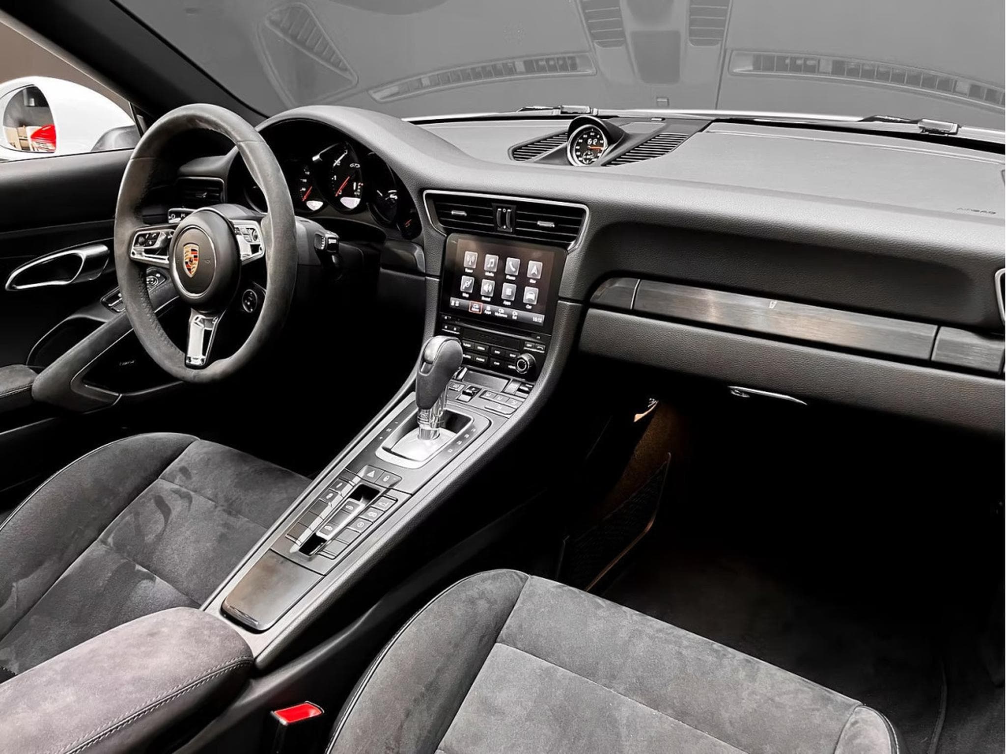 Porsche 911 911 991.2 Targa 4 GTS - APPROVED 2027 (2018) - Photo 11