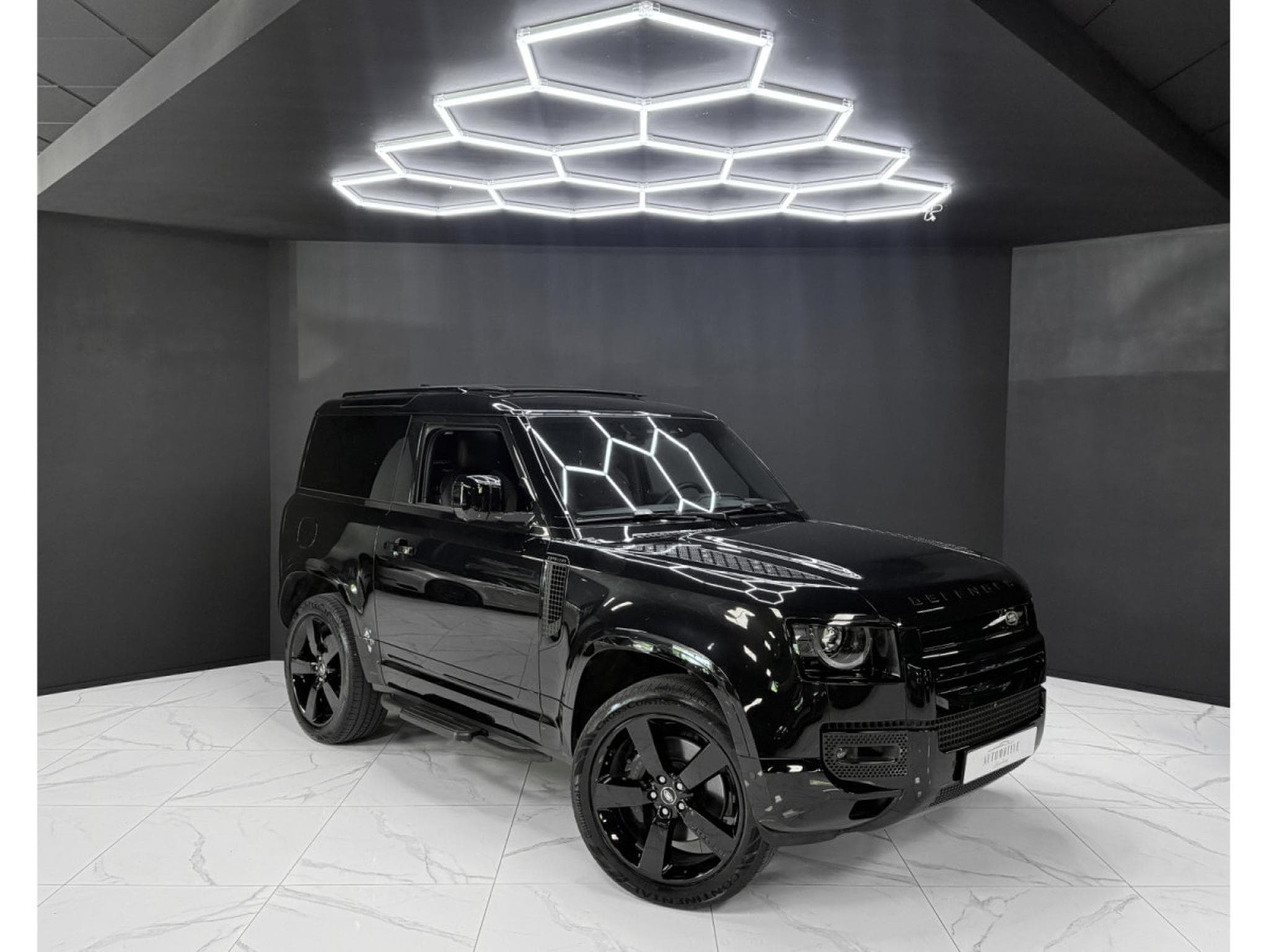 Land-Rover Defender 90 AWD V8 WARRANTY 2029 (2025) - Photo 7