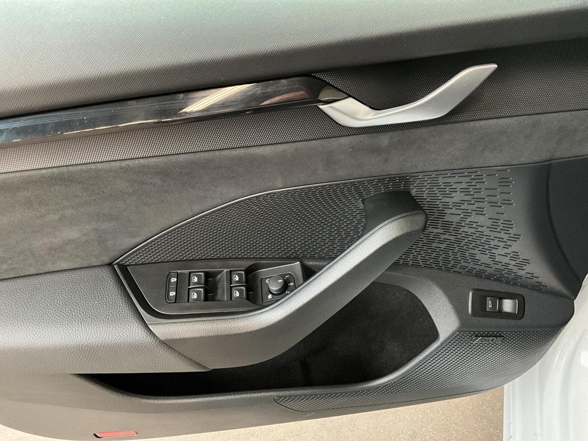 Skoda Octavia RS+DSG+SUEDIA+AHK+Pano+360 (2025) - Photo 14