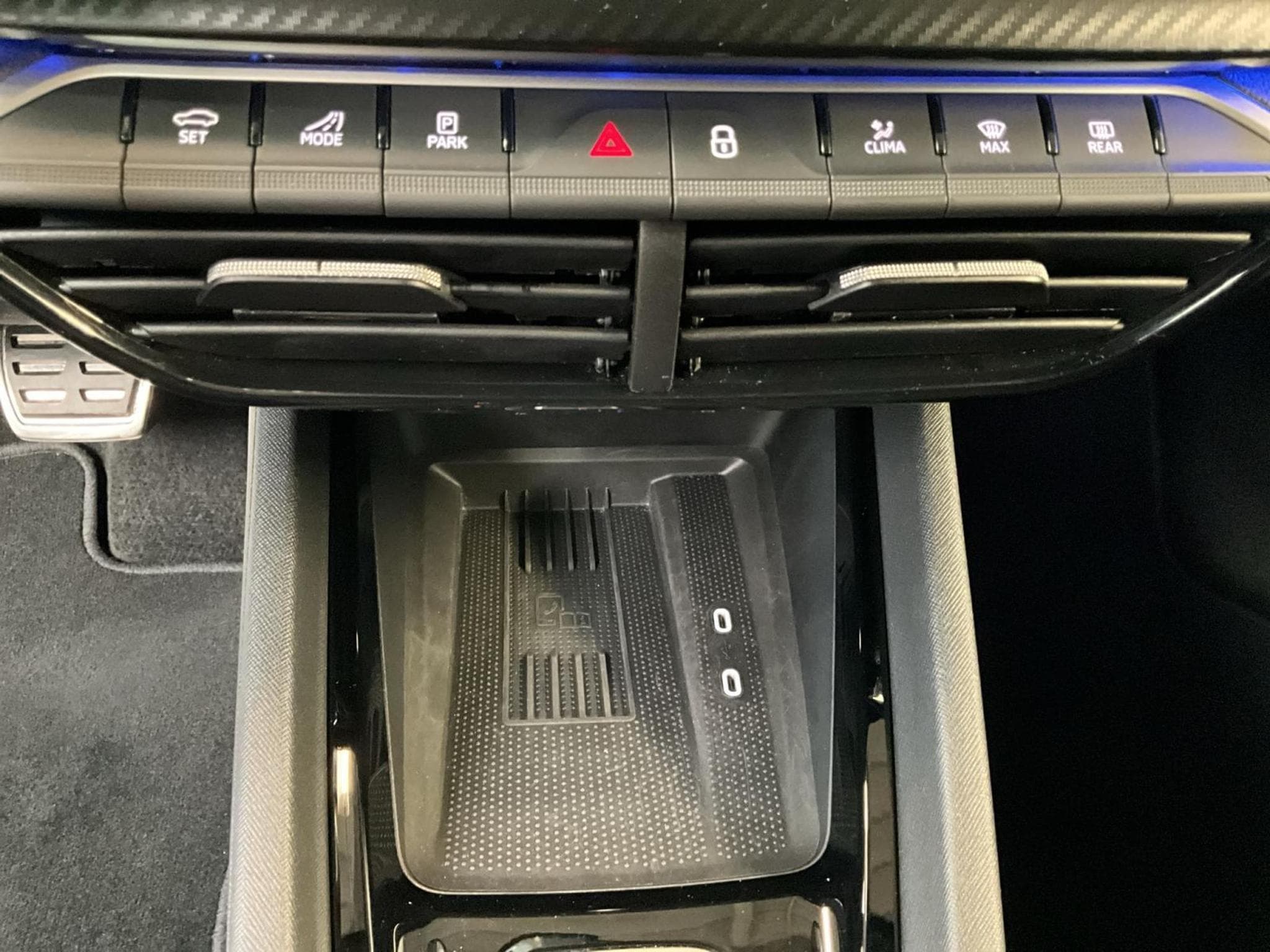Skoda Octavia RS+DSG+SUEDIA+AHK+Pano+360 (2025) - Photo 21