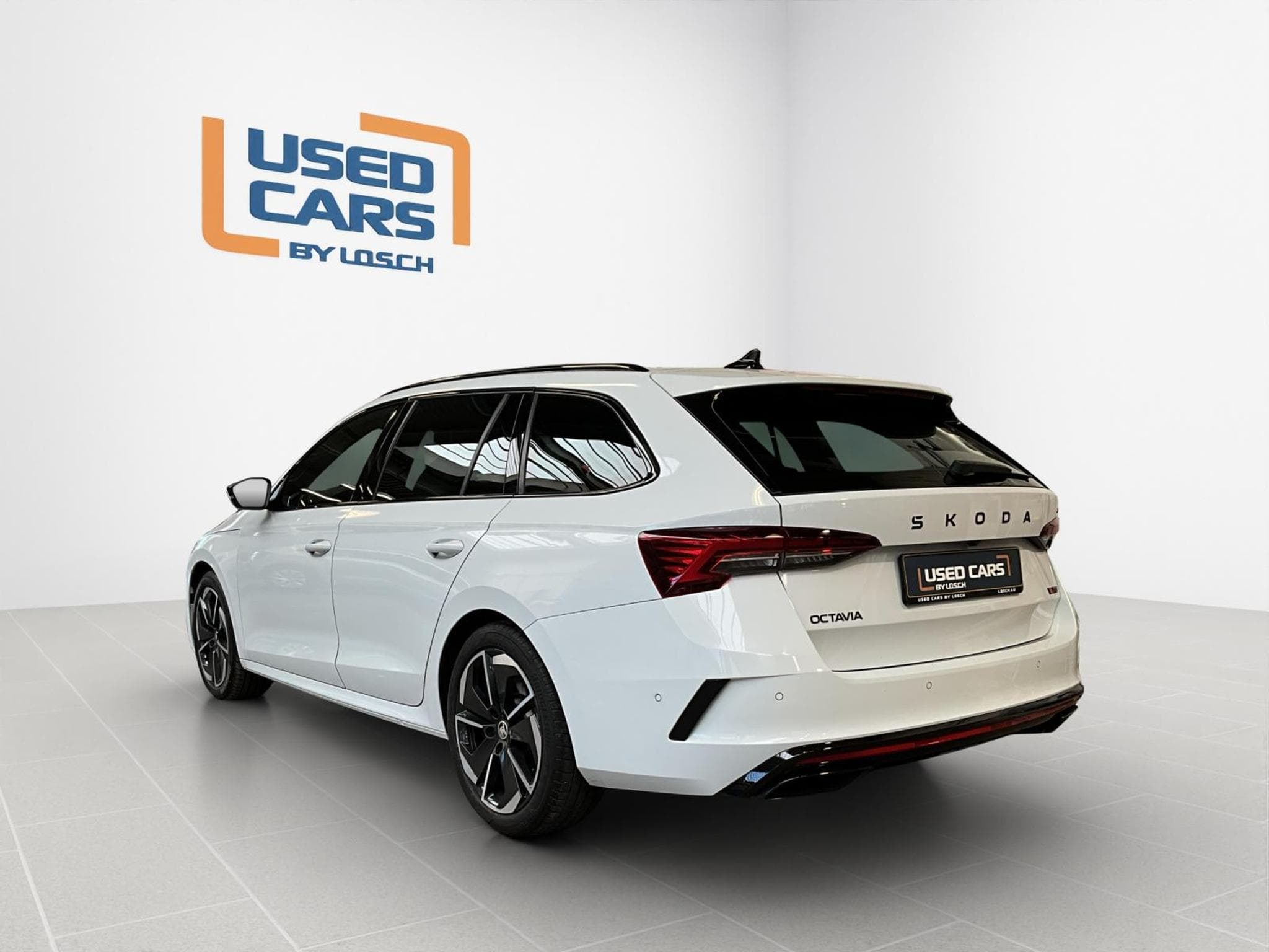Skoda Octavia RS+DSG+SUEDIA+AHK+Pano+360 (2025) - Photo 6