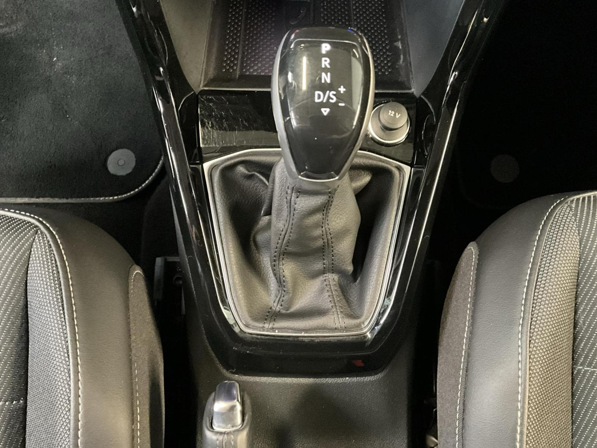 VW T-Cross Style+DSG+P.Tech.+RearView+Navi (2023) - Photo 12