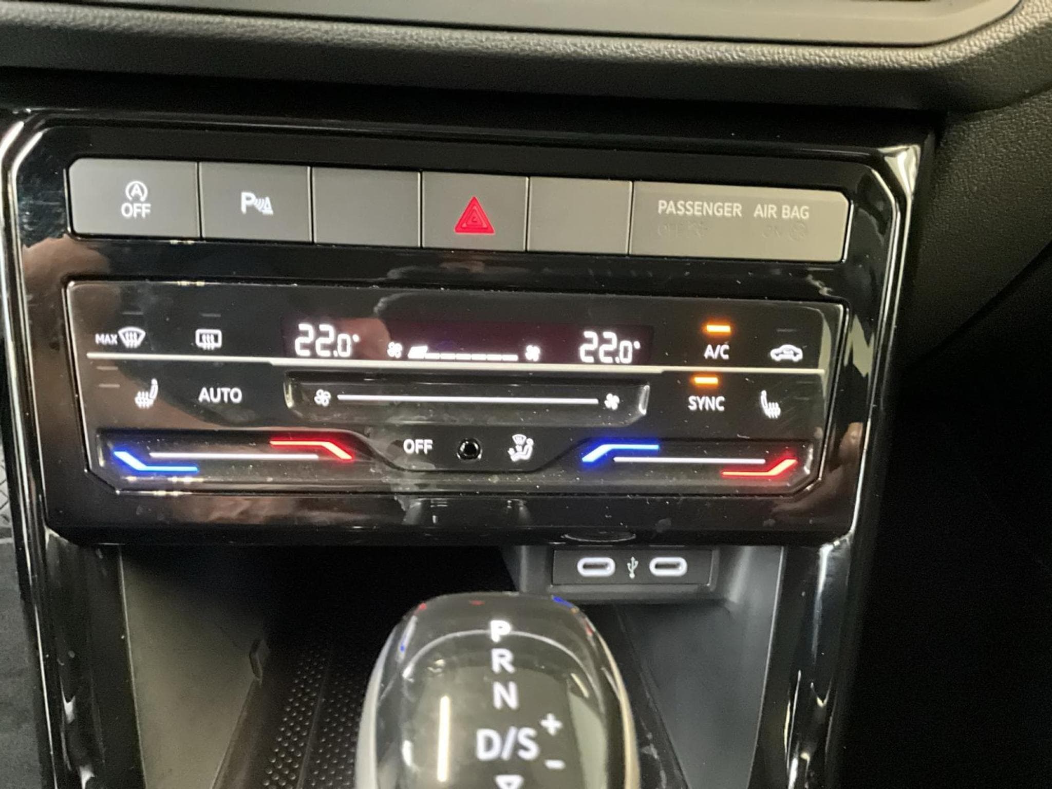 VW T-Cross Style+DSG+P.Tech.+RearView+Navi (2023) - Photo 19