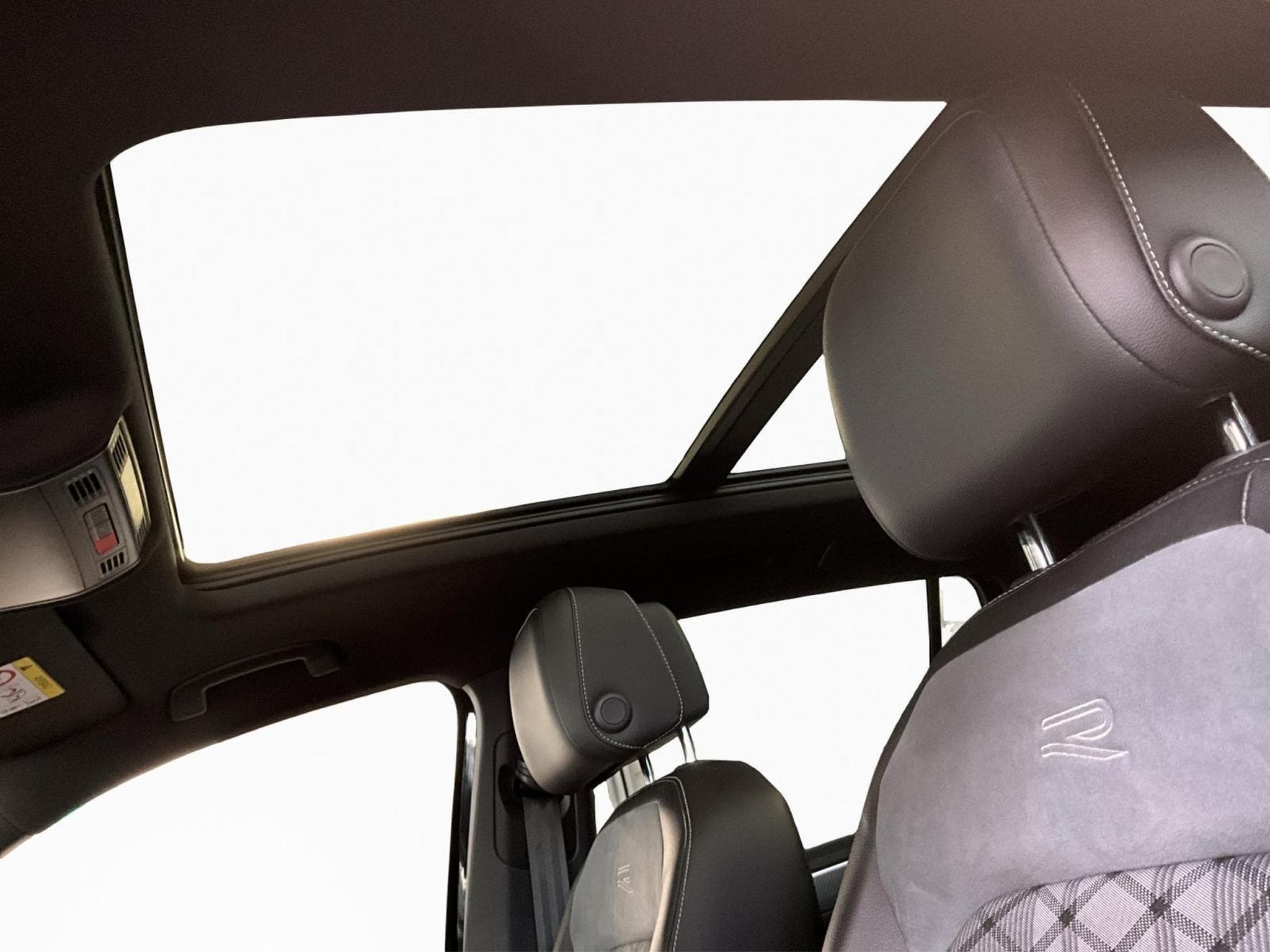 VW Tiguan R-Line+DSG+4M+Navi+Pano+Black-Style+Matrix-LED (2021) - Photo 15