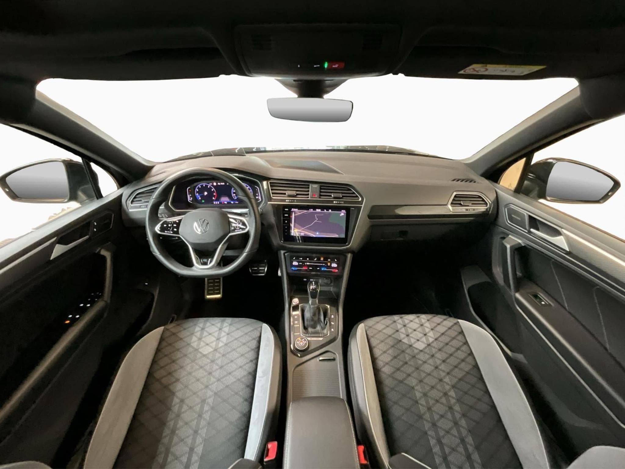VW Tiguan R-Line+DSG+4M+Navi+Pano+Black-Style+Matrix-LED (2021) - Photo 2