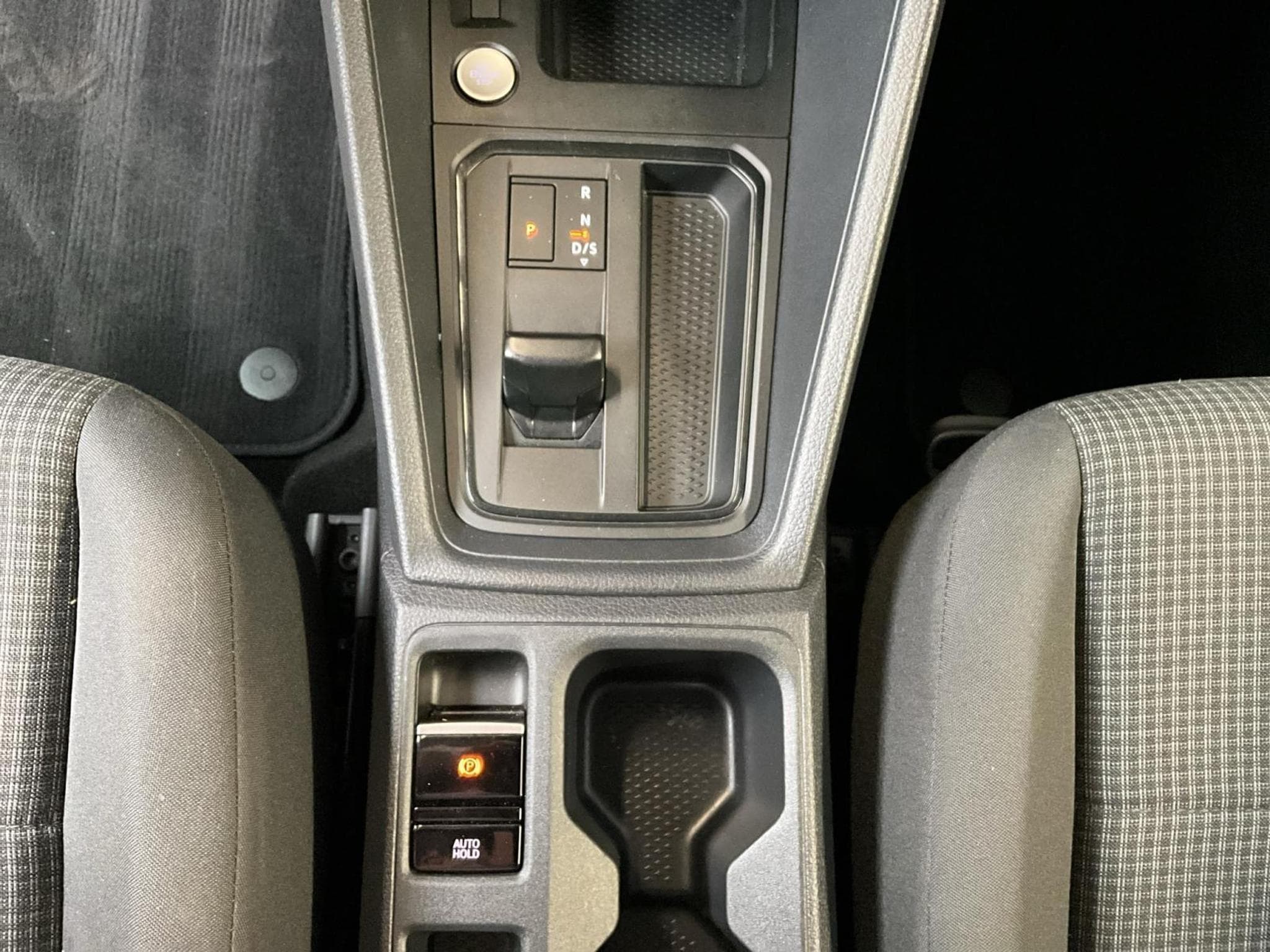 VW Caddy DSG+Led+P.Cool+P.Lumiere+P.Technologie (2024) - Photo 12
