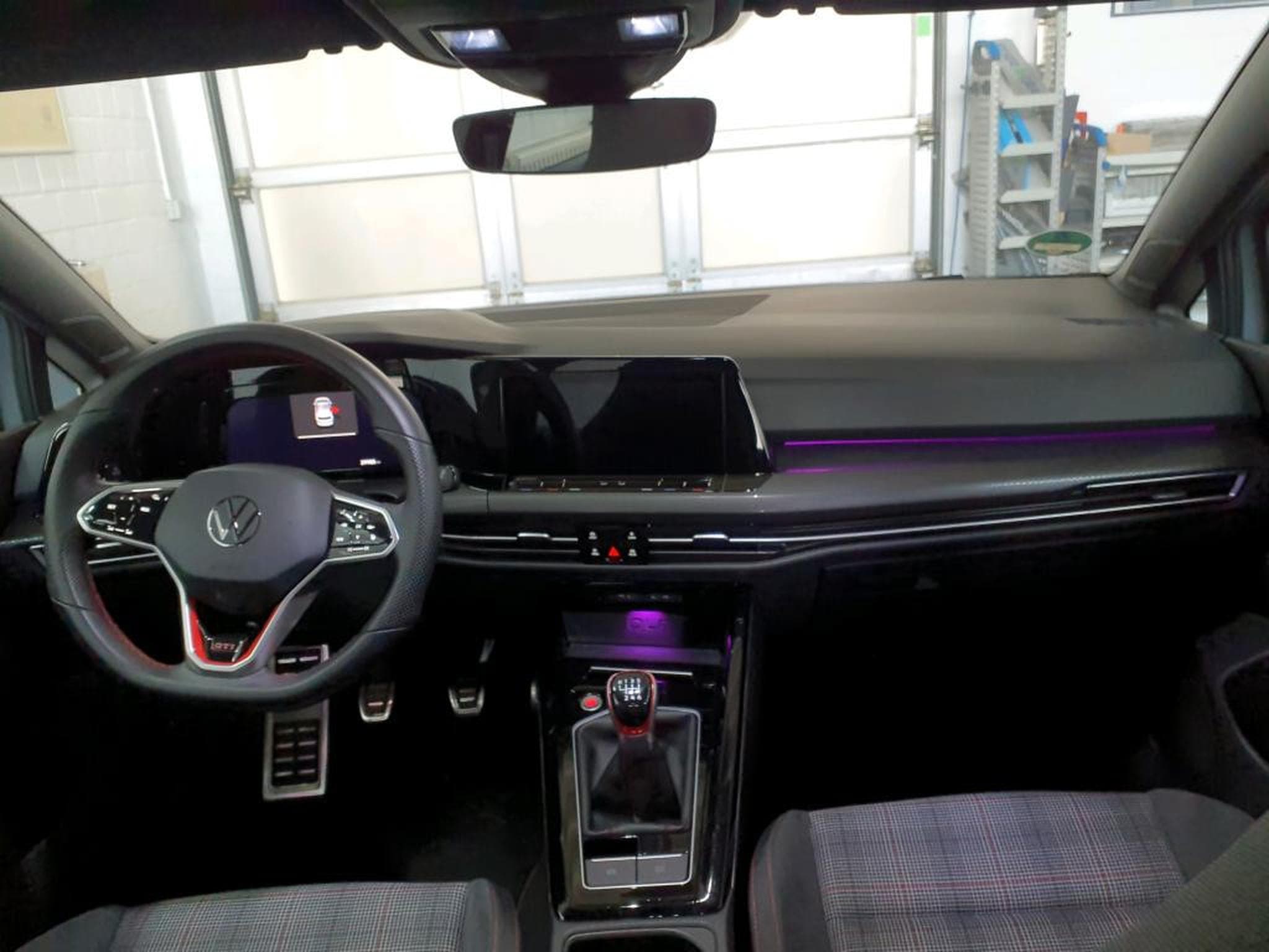 VW Golf GTI 2.0 TSI BVM6 245 CV *BOITE MECA* JANTES 19* CARPLAY* (2023) - Photo 4