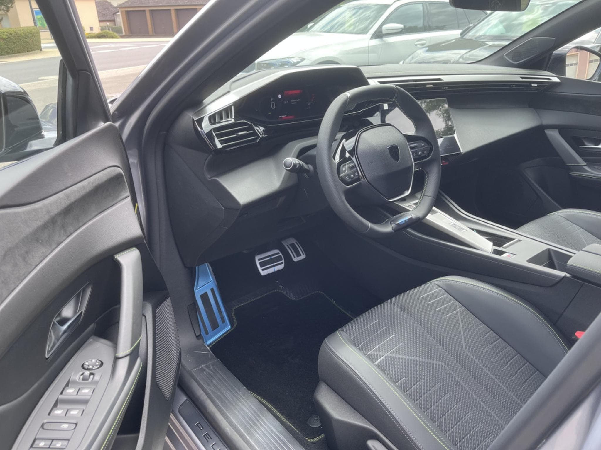 Peugeot 308 1.5 BlueHDi S&S 130 Cv EAT8 - GT - Camera 360 - ACC (2026) - Photo 9