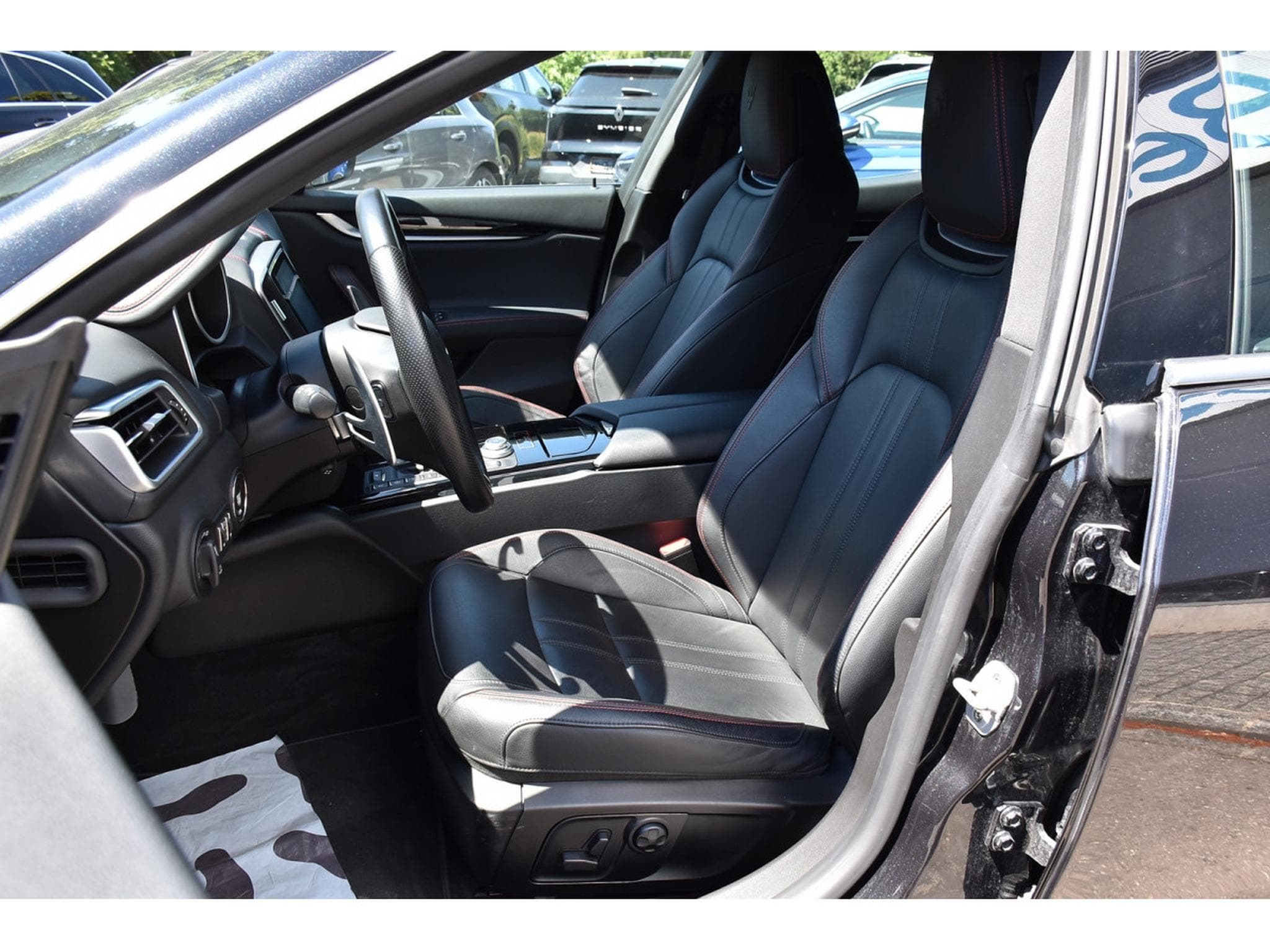 Maserati Ghibli 3.0 V6 BiTurbo Ribelle CUIR MEMO GPS KEYLESS (2018) - Photo 6
