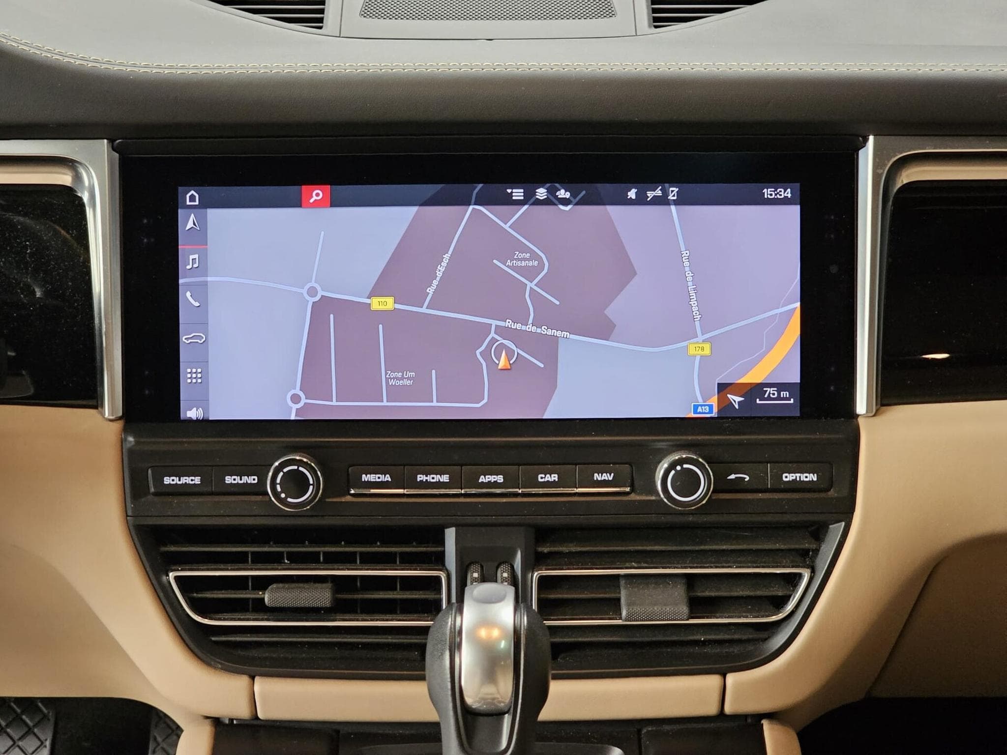 Porsche Macan S (2021) - Photo 12