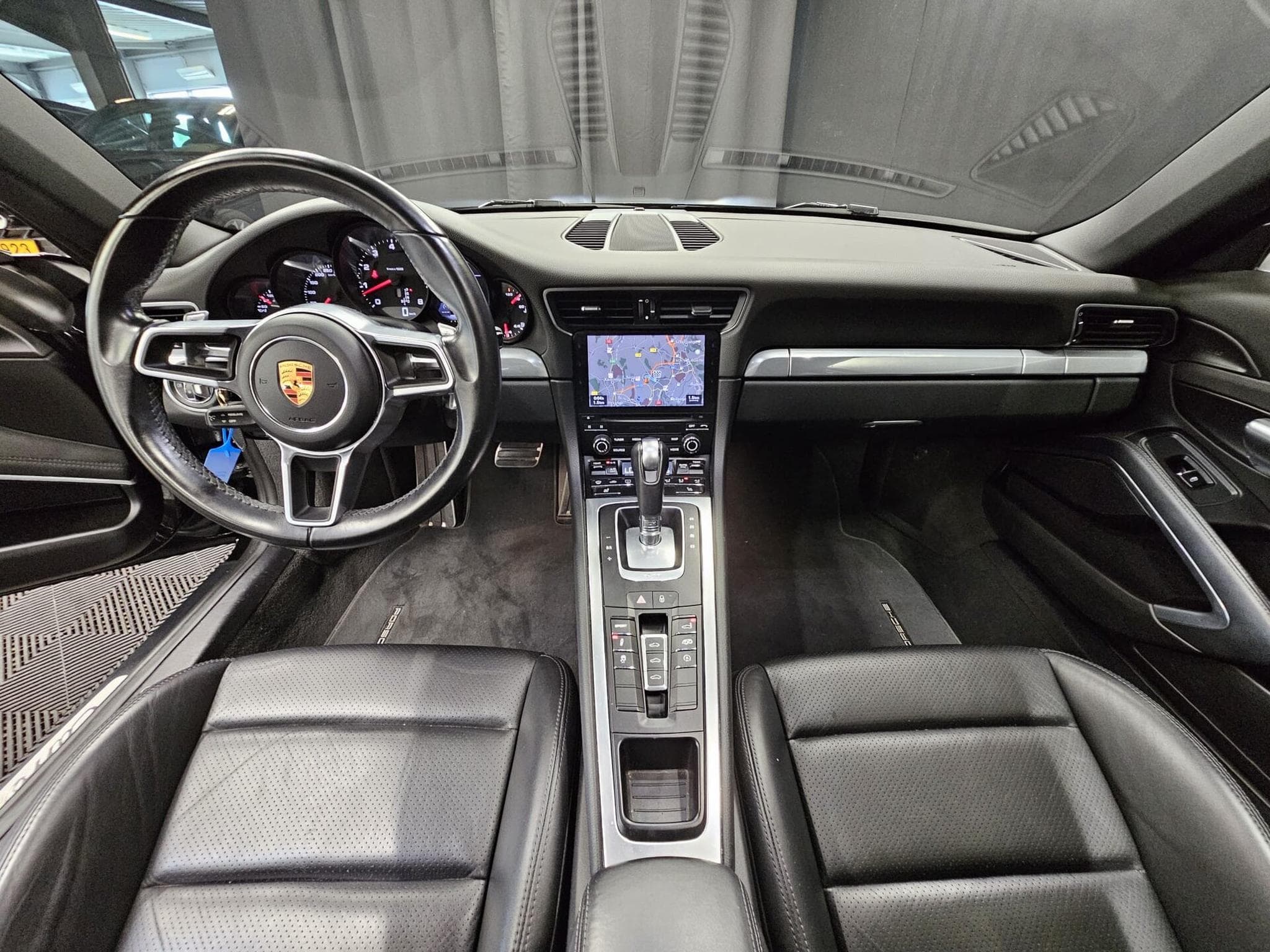 Porsche 911 991.2 CARRERA PDK (2018) - Photo 2