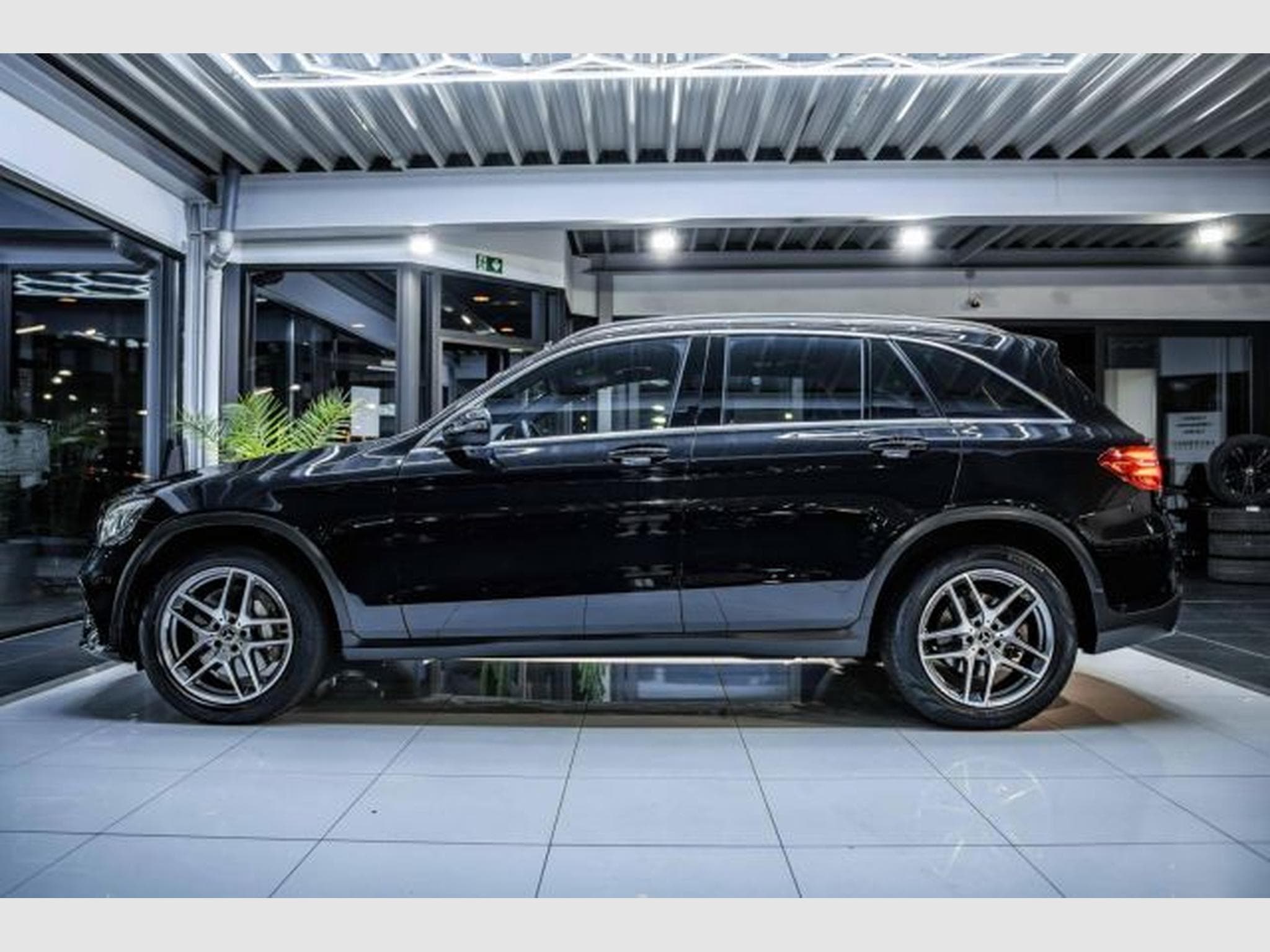 Mercedes GLC 220 GLC 220d 4Matic G-Tronic AMG-Line NAVI LED RFK (2016) - Photo 10