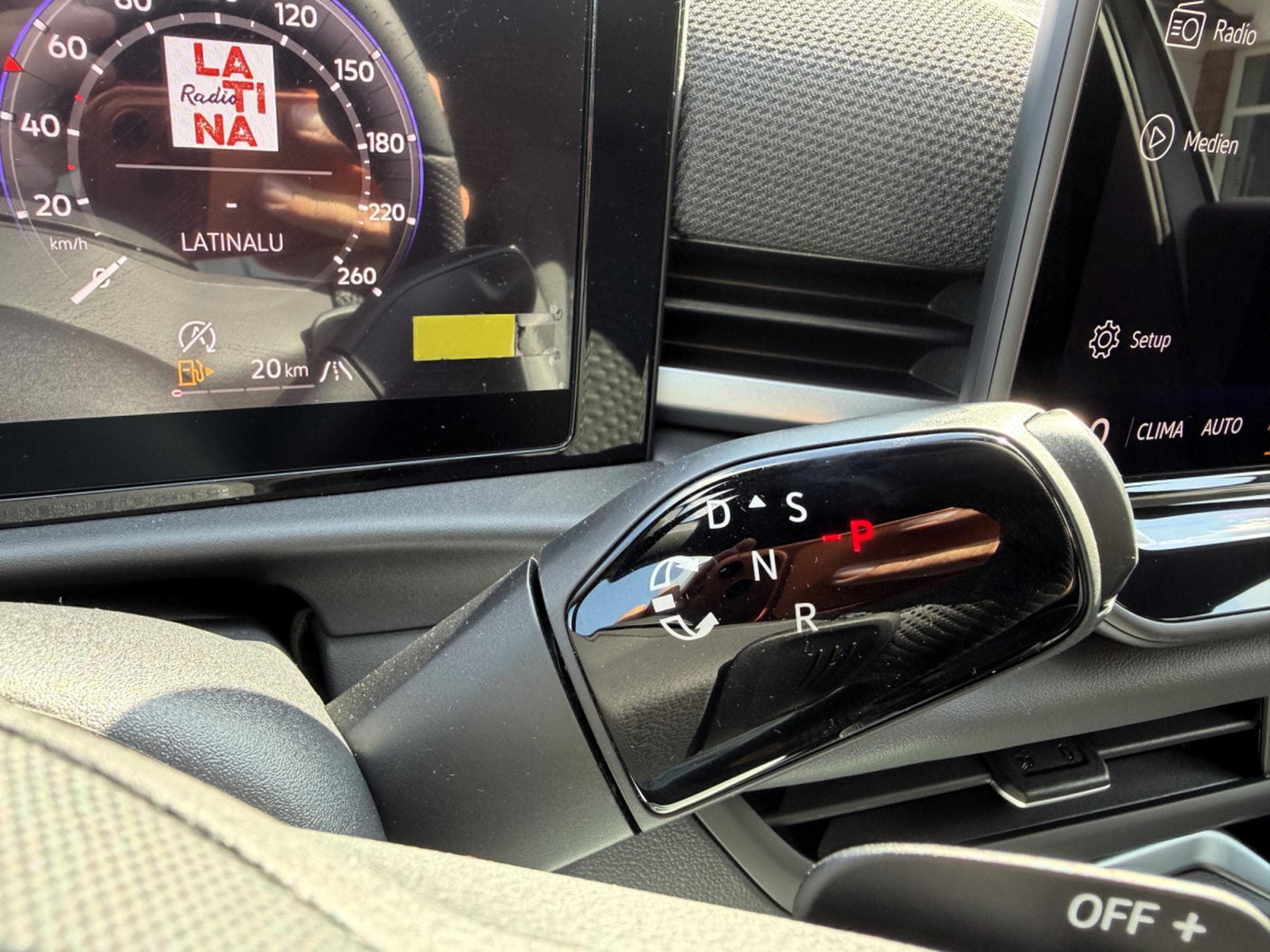VW T-Roc R-Line 2026 ACC+CAMERA+EHK+SHZ+18”LM+LED PLUS (2026) - Photo 23