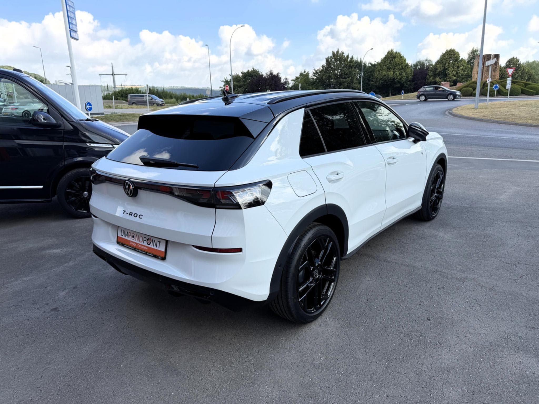 VW T-Roc R-Line 2026 ACC+CAMERA+EHK+SHZ+18”LM+LED PLUS (2026) - Photo 5