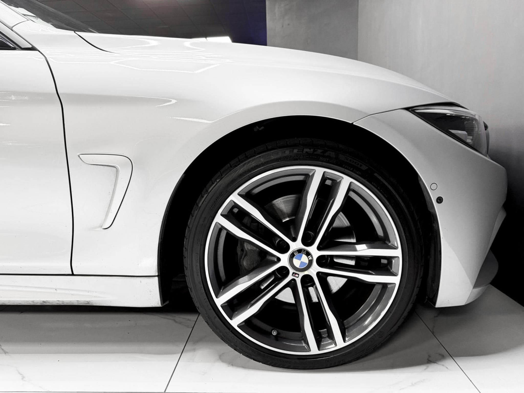 BMW 435 435d xDrive M Sport Cabrio (2018) - Photo 13
