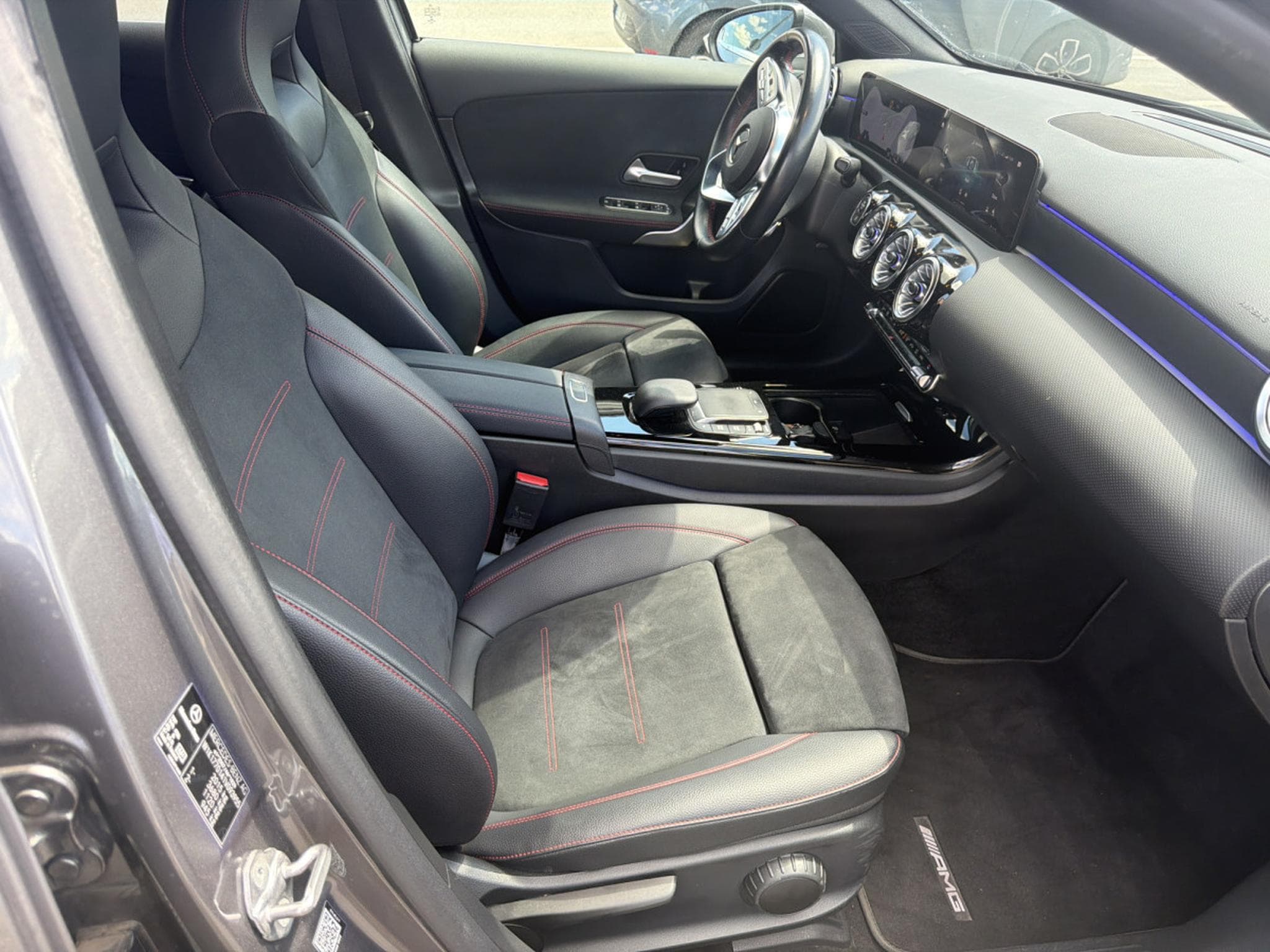 Mercedes A 220 AMG LINE 190CV (2021) - Photo 11