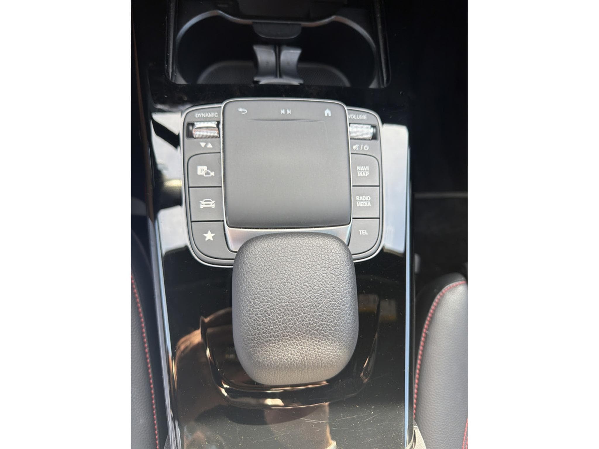 Mercedes A 220 AMG LINE 190CV (2021) - Photo 17