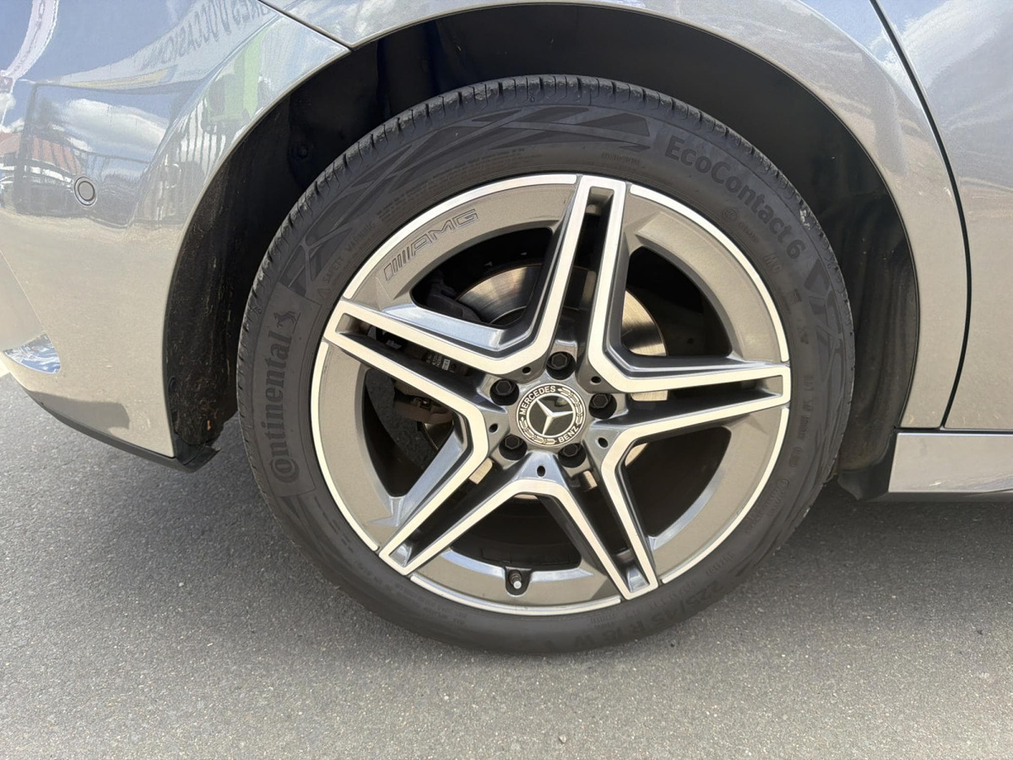 Mercedes A 220 AMG LINE 190CV (2021) - Photo 4
