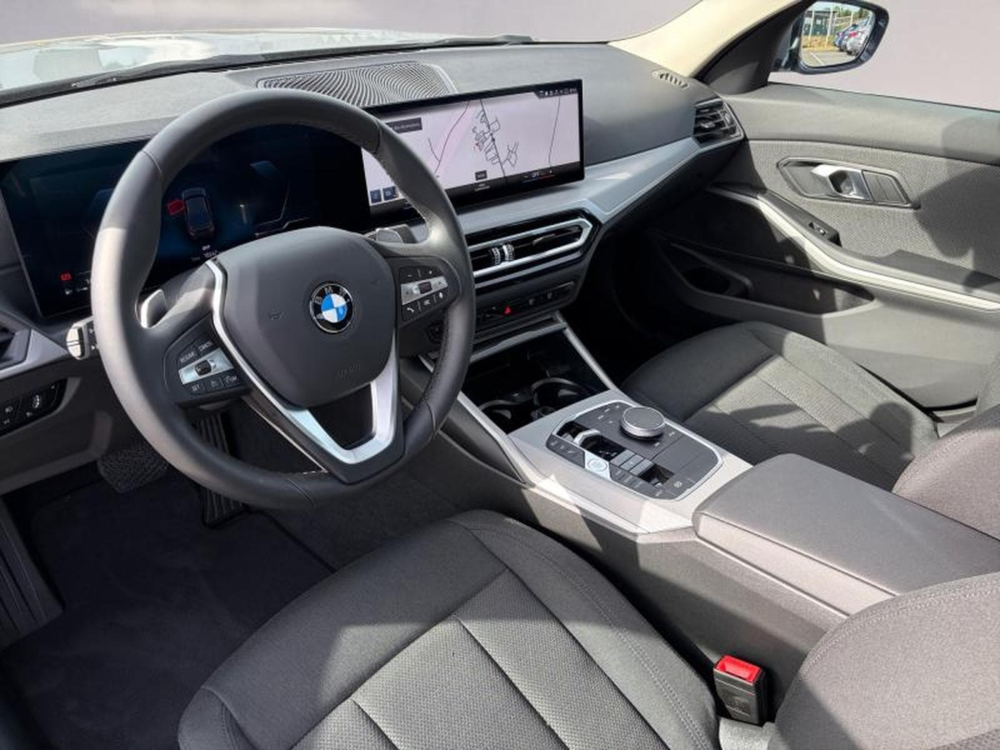 BMW 318 318d Berline (2024) - Photo 6