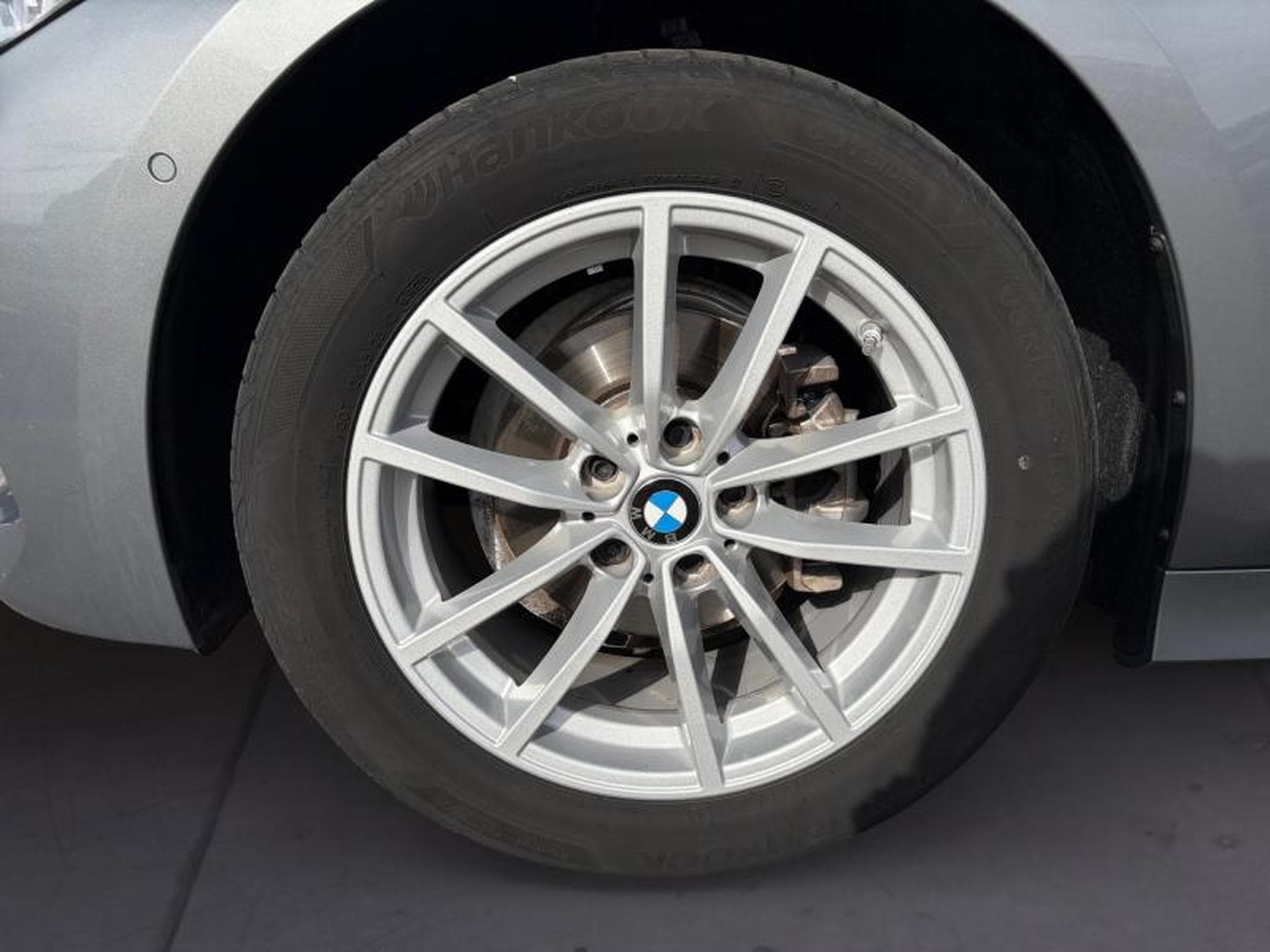 BMW 318 318d Berline (2024) - Photo 8