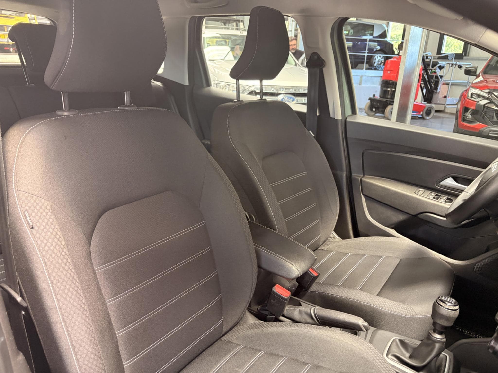 Dacia Duster 1.3 TCe Expression 130 (2023) - Photo 12