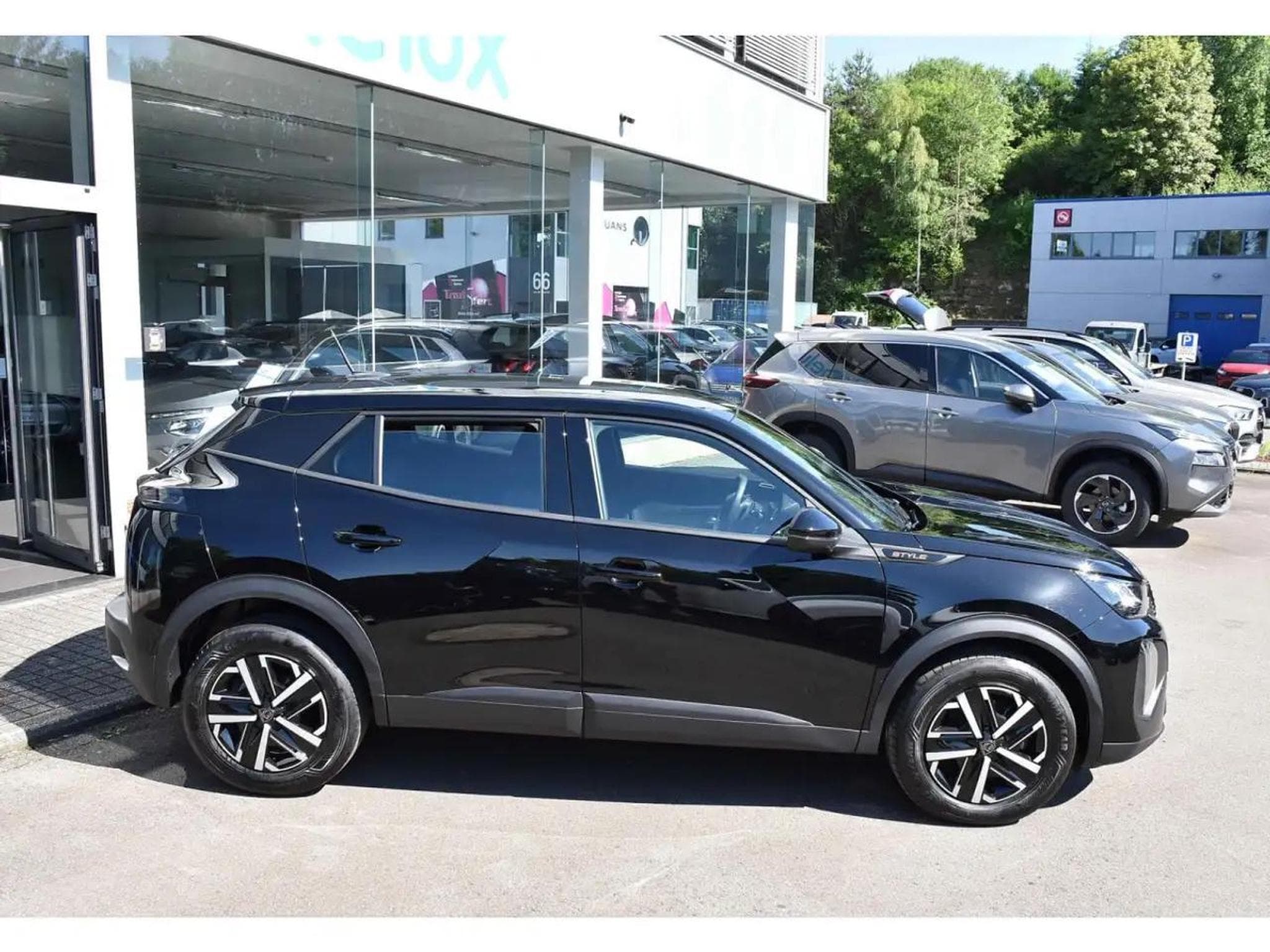 Peugeot 2008 (2025) - Photo 3