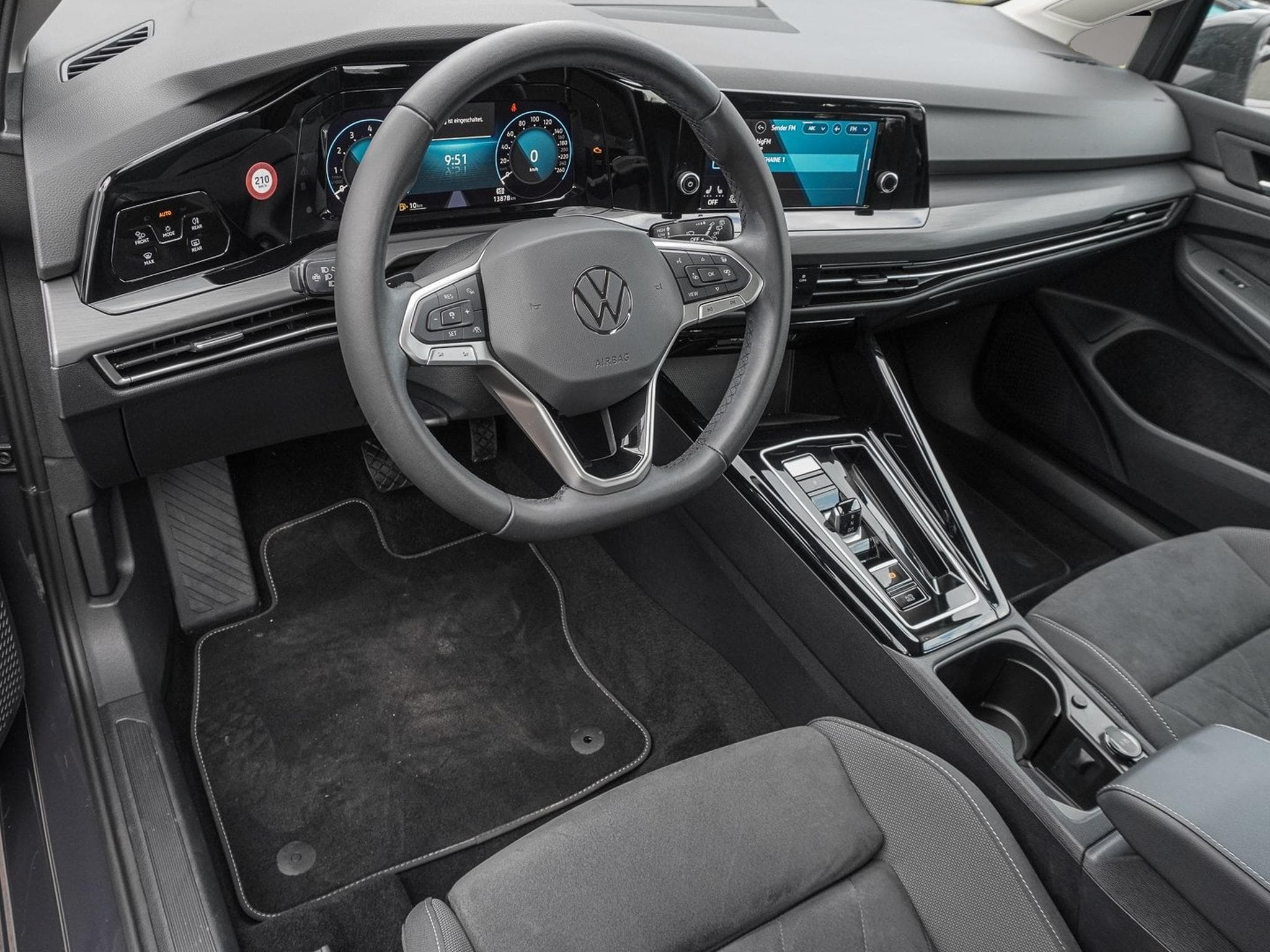 VW Golf (2024) - Photo 7