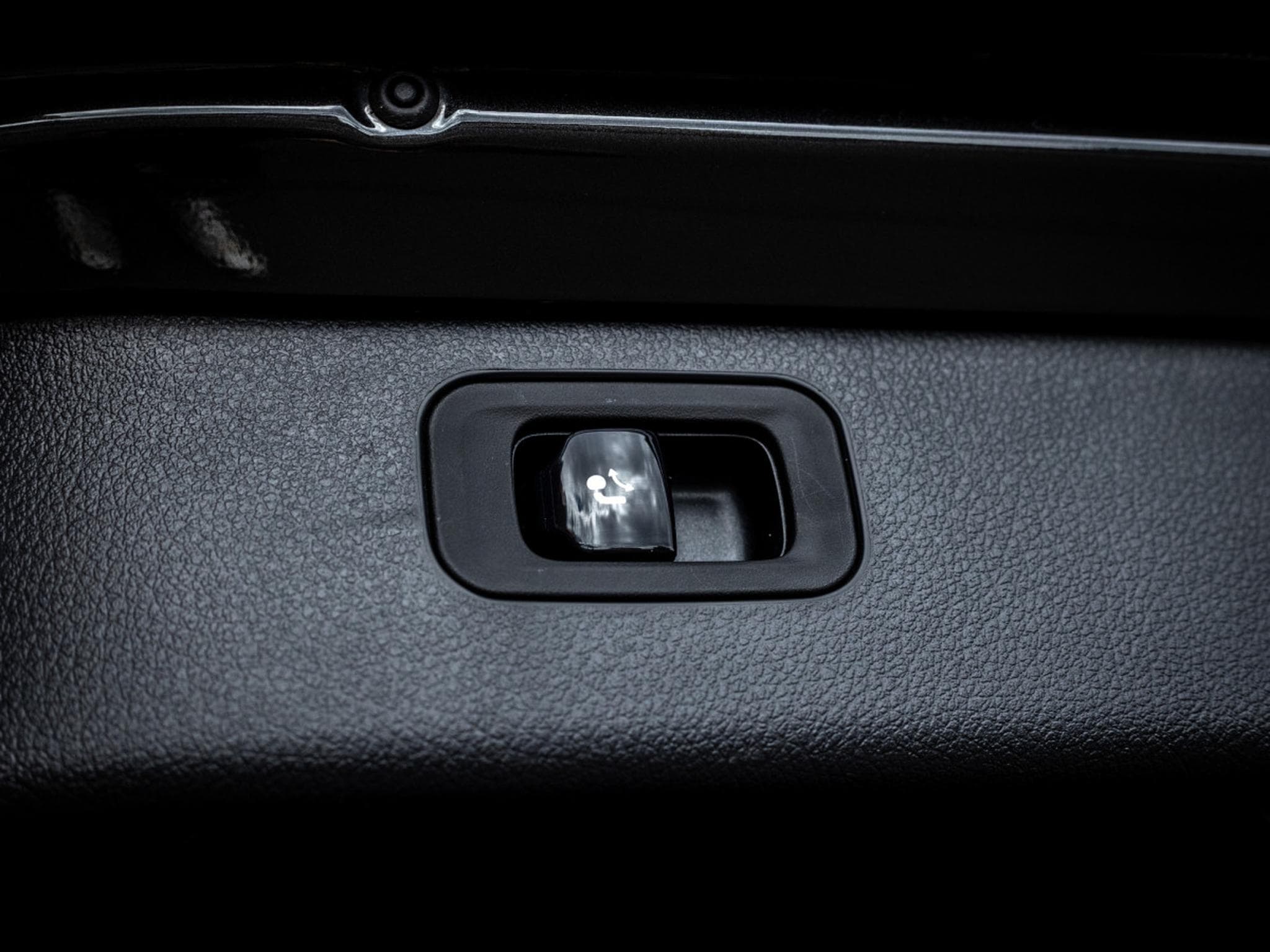 Mercedes C 220 D T-MODELL PACK AMG-LINE – GRAPHITE GREY (2022) - Photo 16