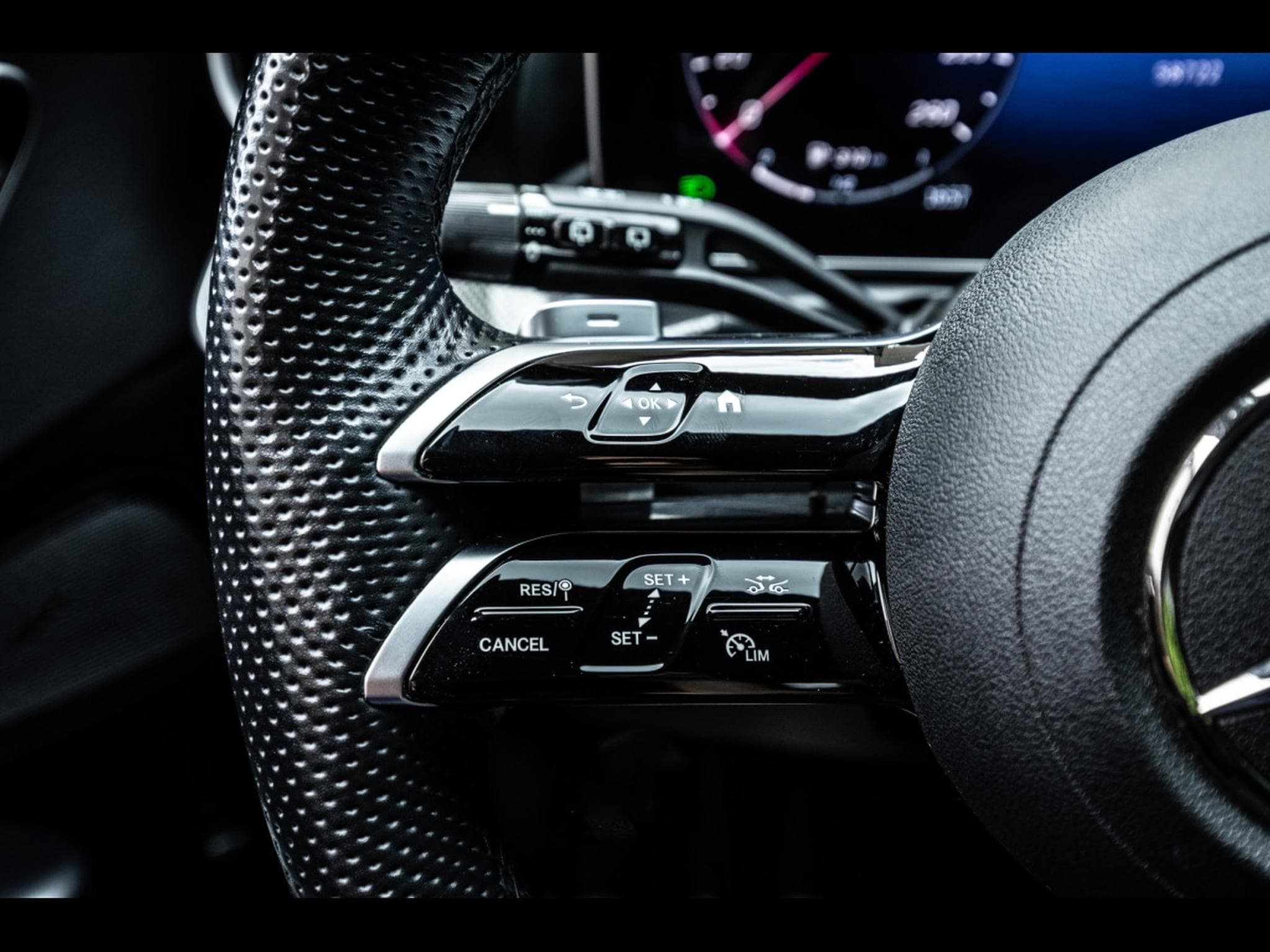Mercedes C 220 D T-MODELL PACK AMG-LINE – GRAPHITE GREY (2022) - Photo 25