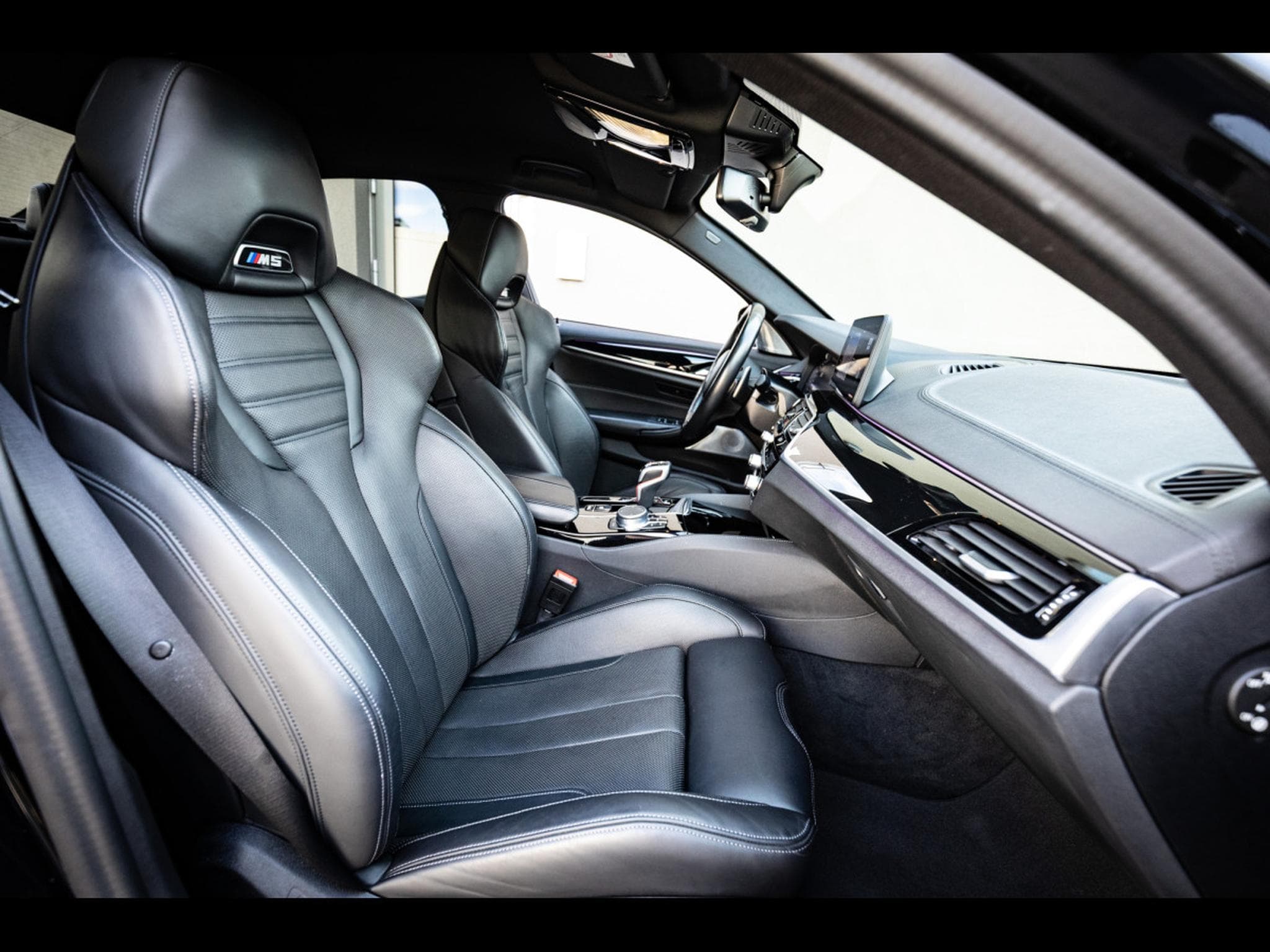 BMW M5 LIMOUSINE (F90) M XDRIVE - BLACK SAPPHIRE – BMW WARRANTY 10/ (2022) - Photo 14