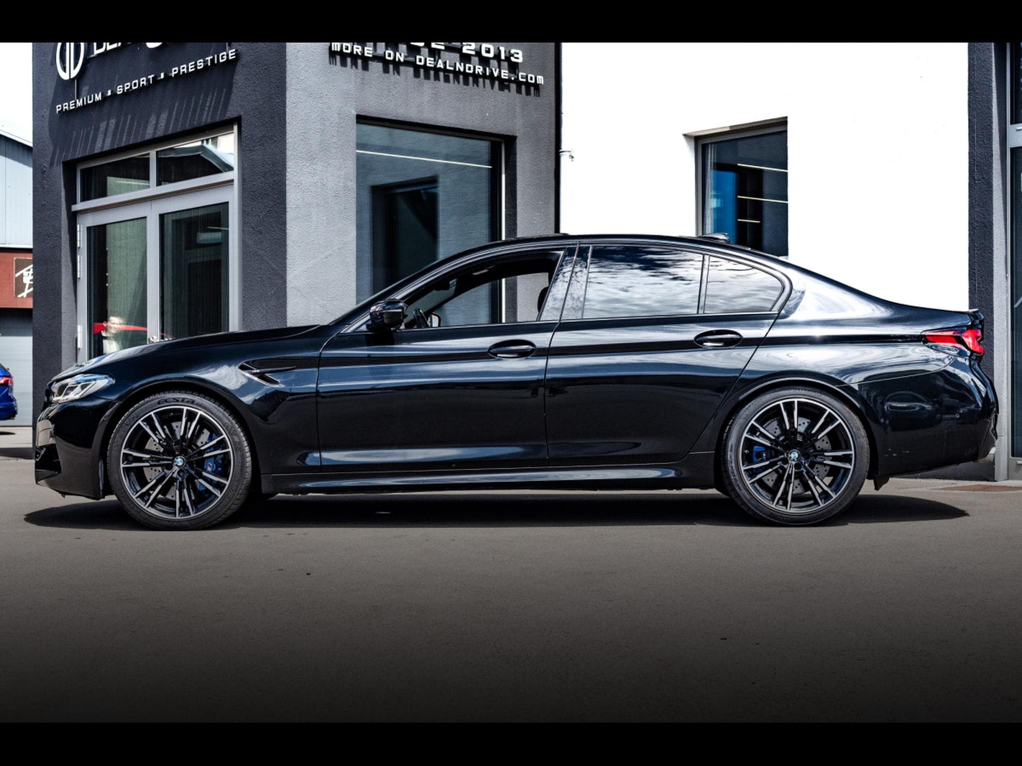 BMW M5 LIMOUSINE (F90) M XDRIVE - BLACK SAPPHIRE – BMW WARRANTY 10/ (2022) - Photo 2