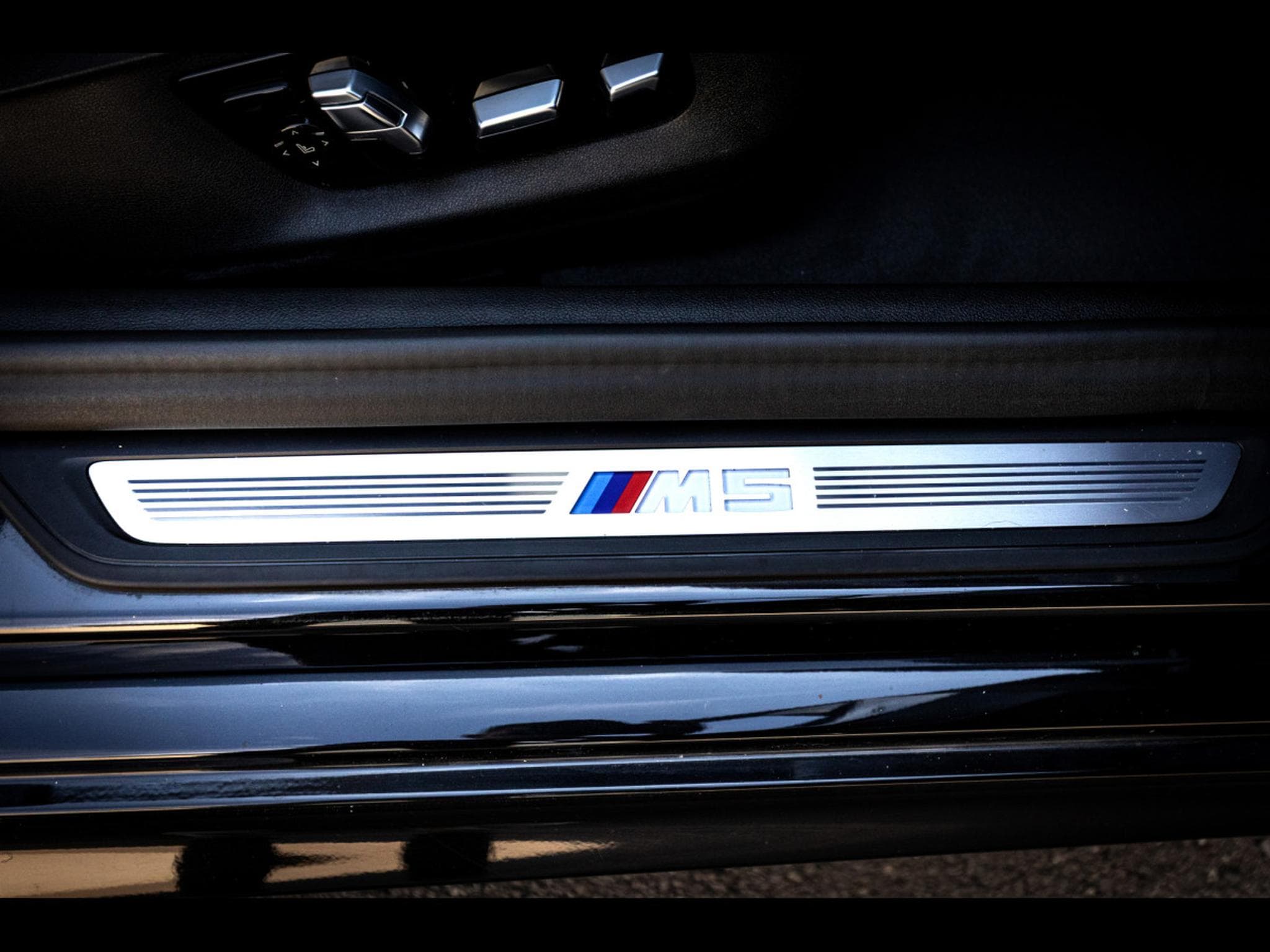 BMW M5 LIMOUSINE (F90) M XDRIVE - BLACK SAPPHIRE – BMW WARRANTY 10/ (2022) - Photo 23