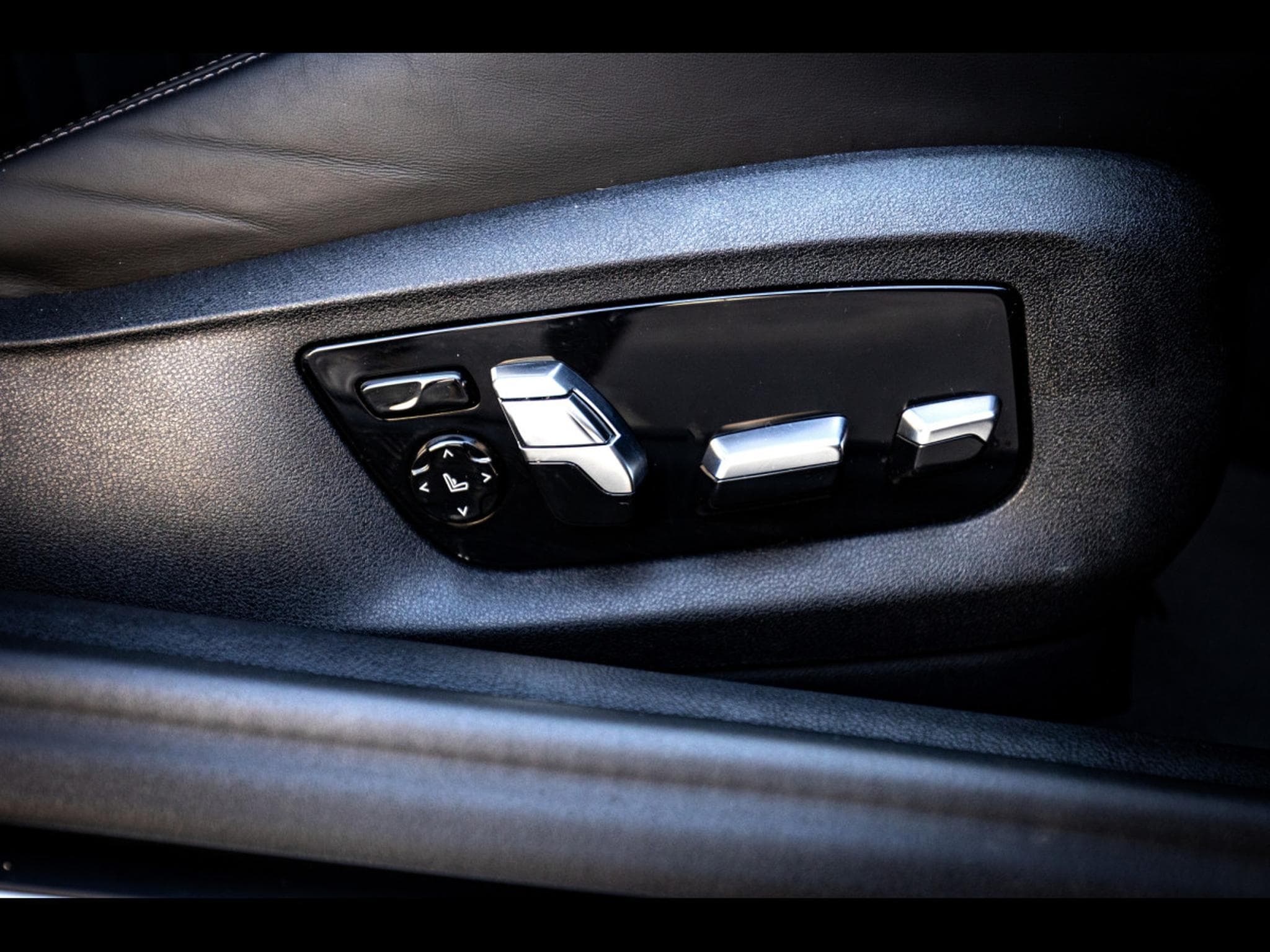 BMW M5 LIMOUSINE (F90) M XDRIVE - BLACK SAPPHIRE – BMW WARRANTY 10/ (2022) - Photo 24
