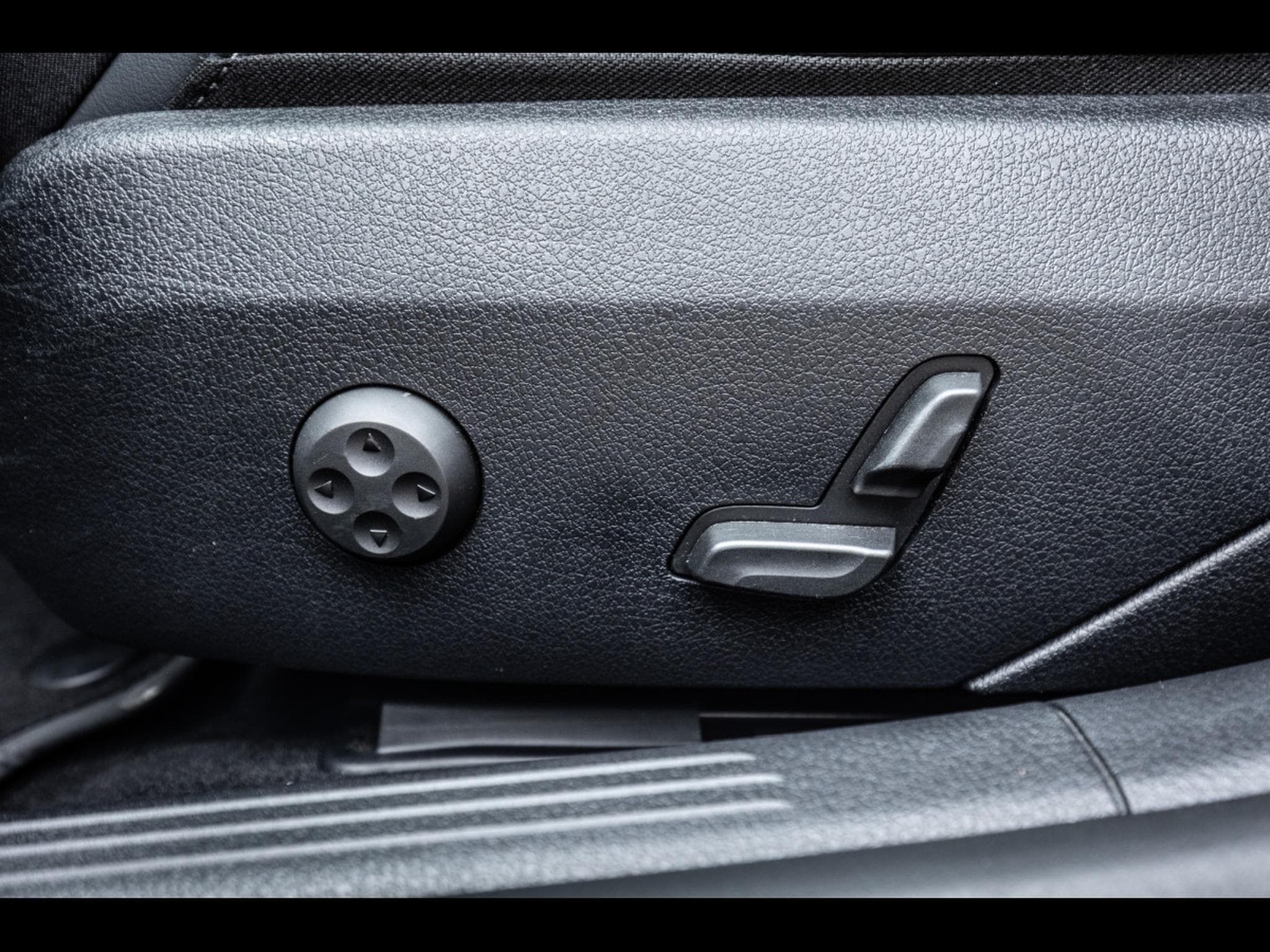 Mercedes C 220 D T-MODELL PACK AMG-LINE – GRAPHITE GREY (2022) - Photo 24