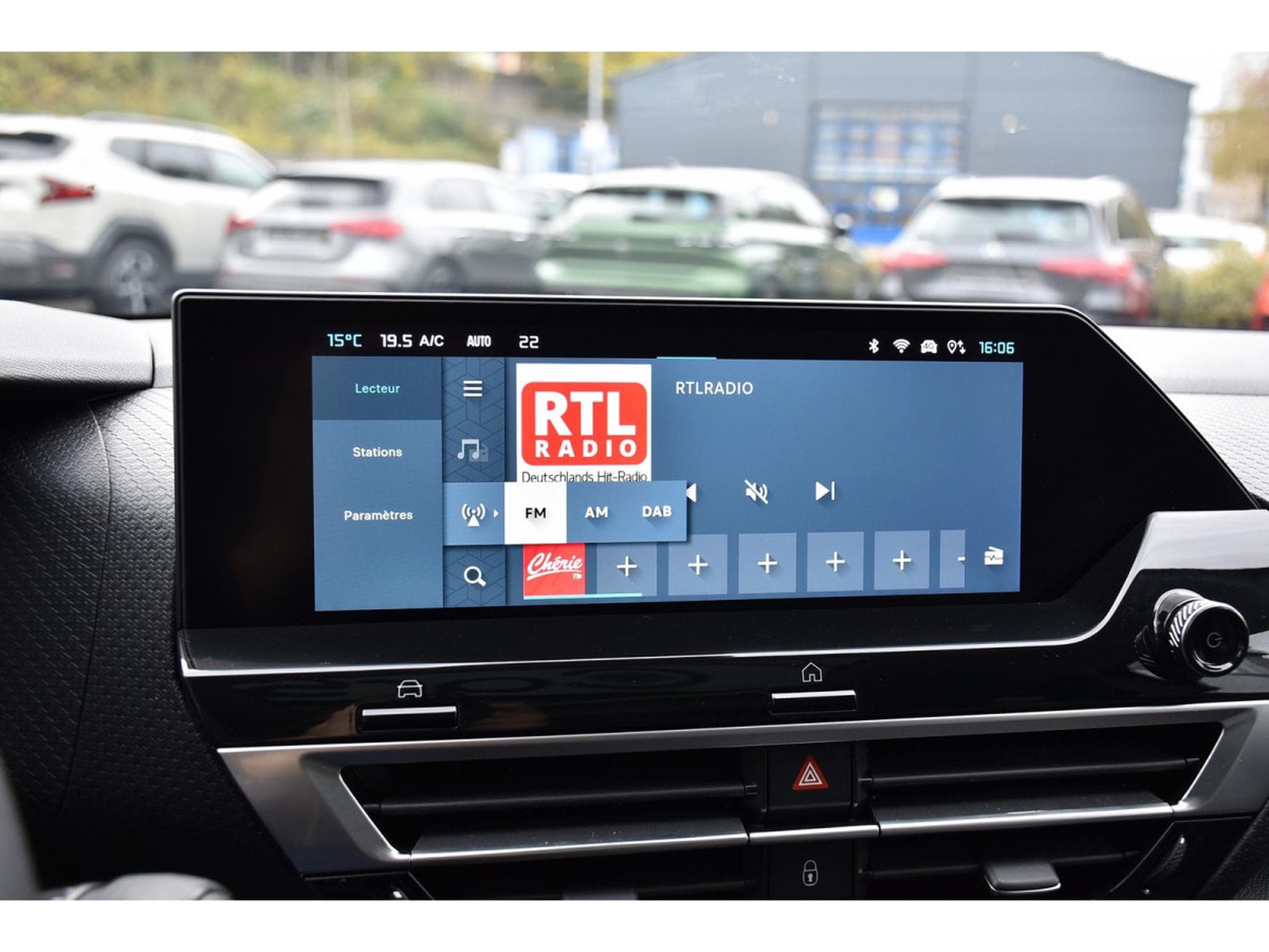 Citroën C4 1.2 PureTech 130 MAX CUIR TO HUD GPS LANE SIDE CAM360 1°MAIN (2024) - Photo 11