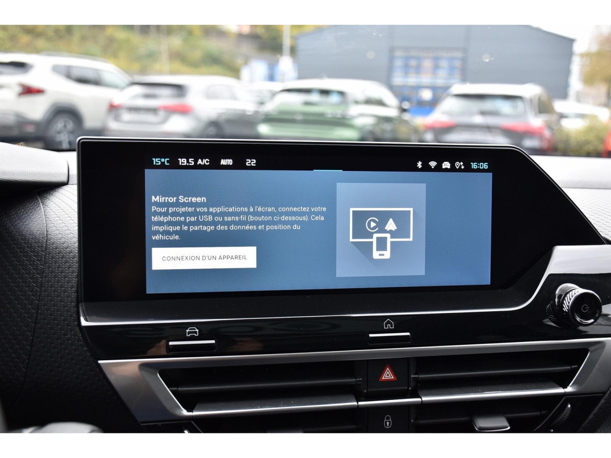 Citroën C4 1.2 PureTech 130 MAX CUIR TO HUD GPS LANE SIDE CAM360 1°MAIN (2024) - Photo 12