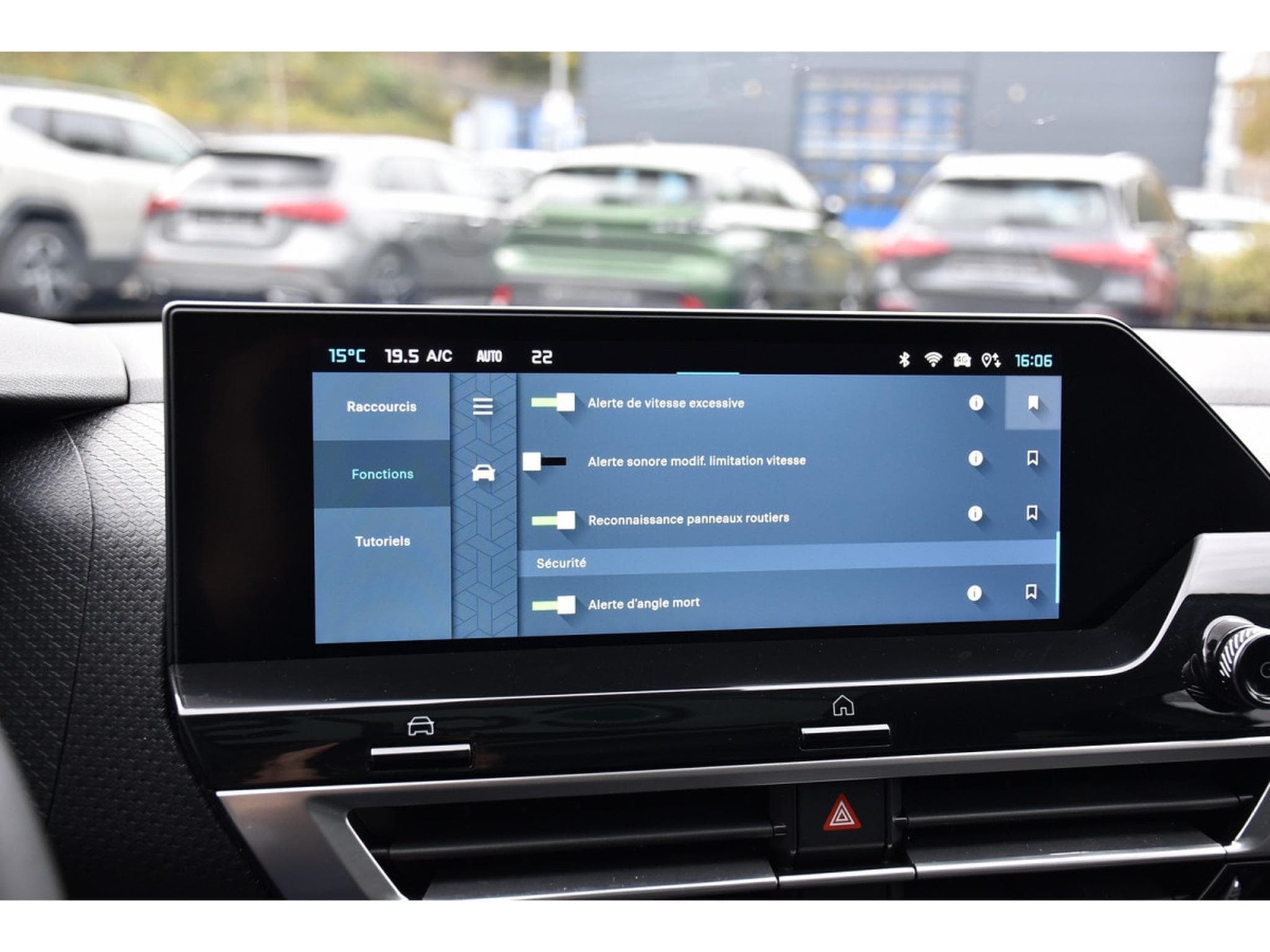 Citroën C4 1.2 PureTech 130 MAX CUIR TO HUD GPS LANE SIDE CAM360 1°MAIN (2024) - Photo 15