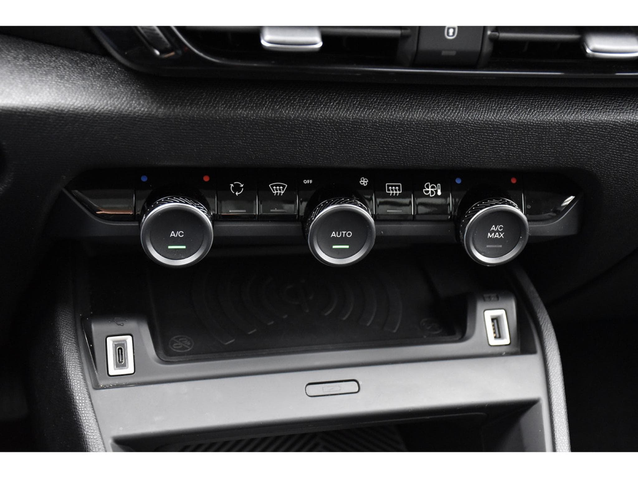 Citroën C4 1.2 PureTech 130 MAX CUIR TO HUD GPS LANE SIDE CAM360 1°MAIN (2024) - Photo 20