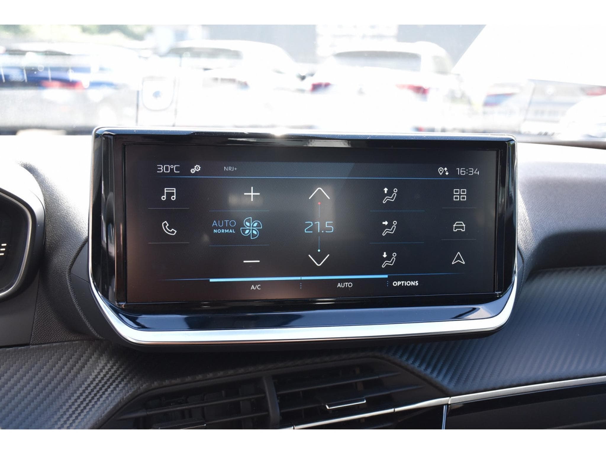 Peugeot 2008 1.2 Hybrid 145 e-DCS6 Style REGUL LANE PDC 1° MAIN (2025) - Photo 14