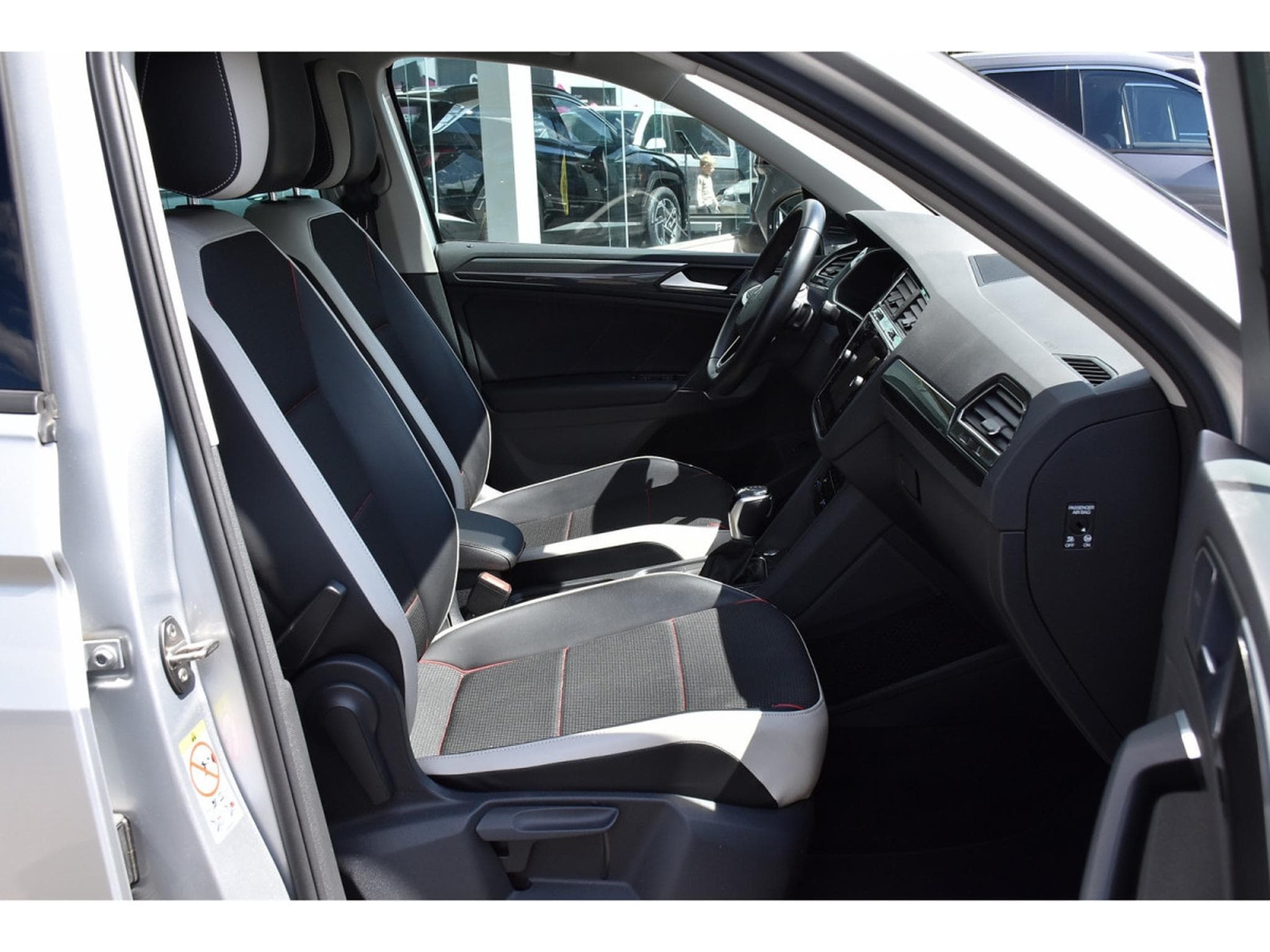 VW Tiguan 1.5 TSI Life DSG ACC TRAVEL SIDE HUD HARMAN ATT RMQ 1° MAIN (2022) - Photo 7