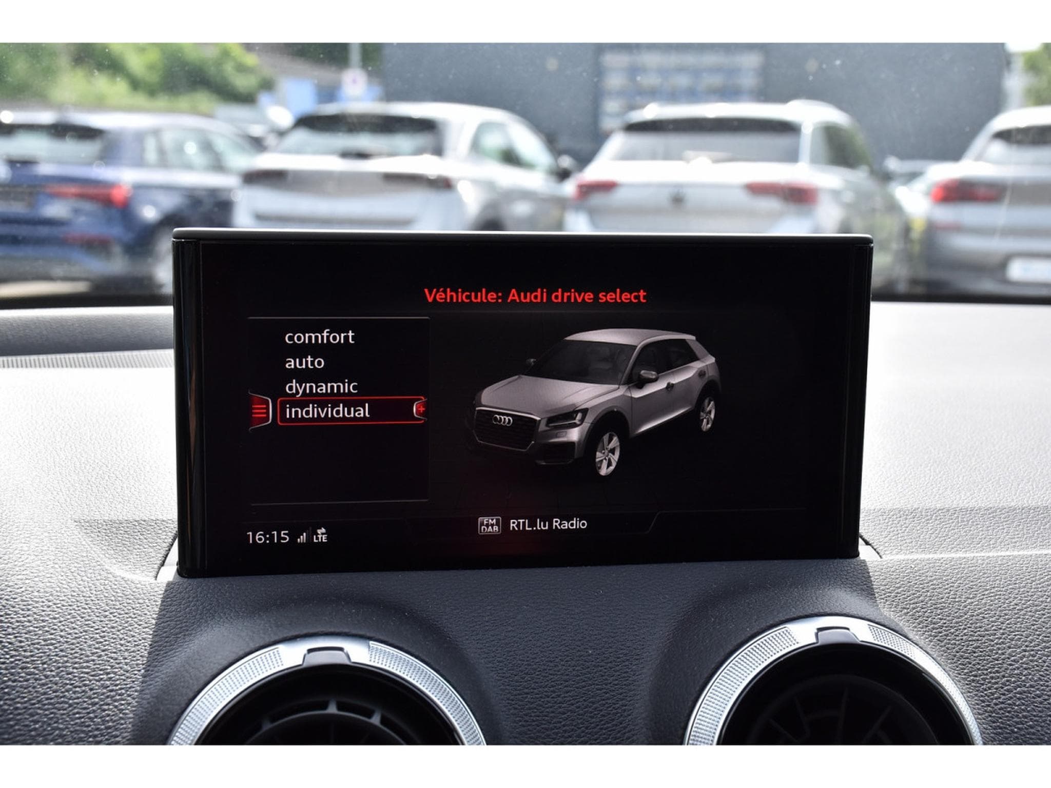 Audi Q2 30 TDI Advanced S-Tronic CUIR GPS LANE LED CAM 1° MAIN (2023) - Photo 15