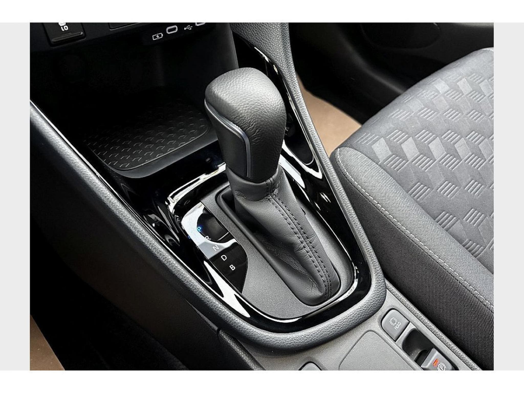 Toyota Yaris 1.5 VVT-i  116 Hybride Teamplayer (2026) - Photo 10