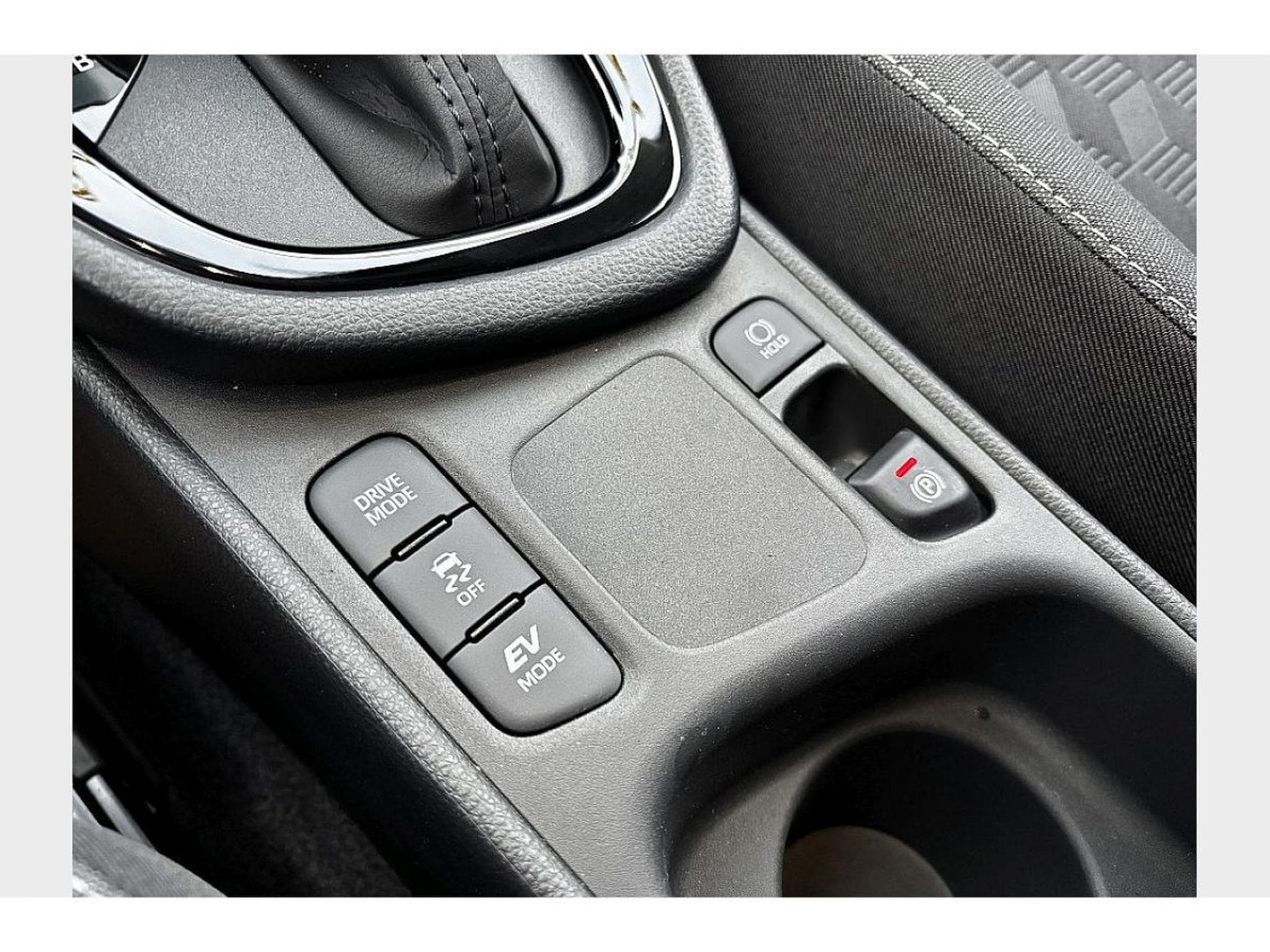 Toyota Yaris 1.5 VVT-i  116 Hybride Teamplayer (2026) - Photo 8
