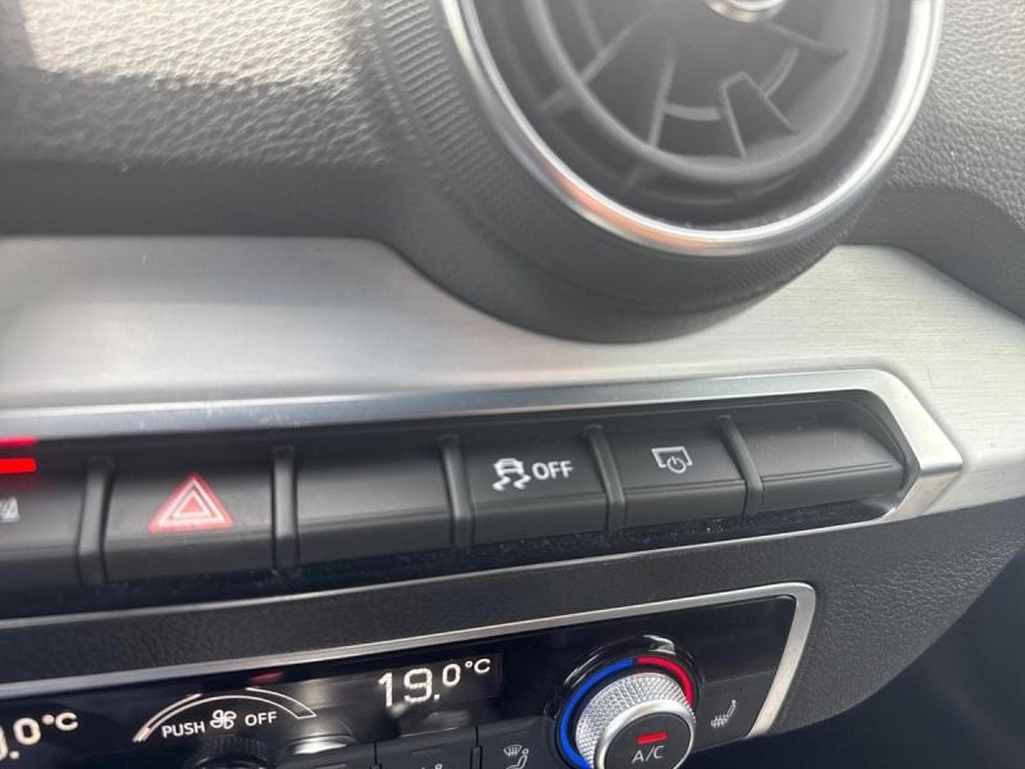 AUDI Q2 35 TDI 150ch Business line quattro S tronic 7 Euro6d-T (2019) - Photo 11